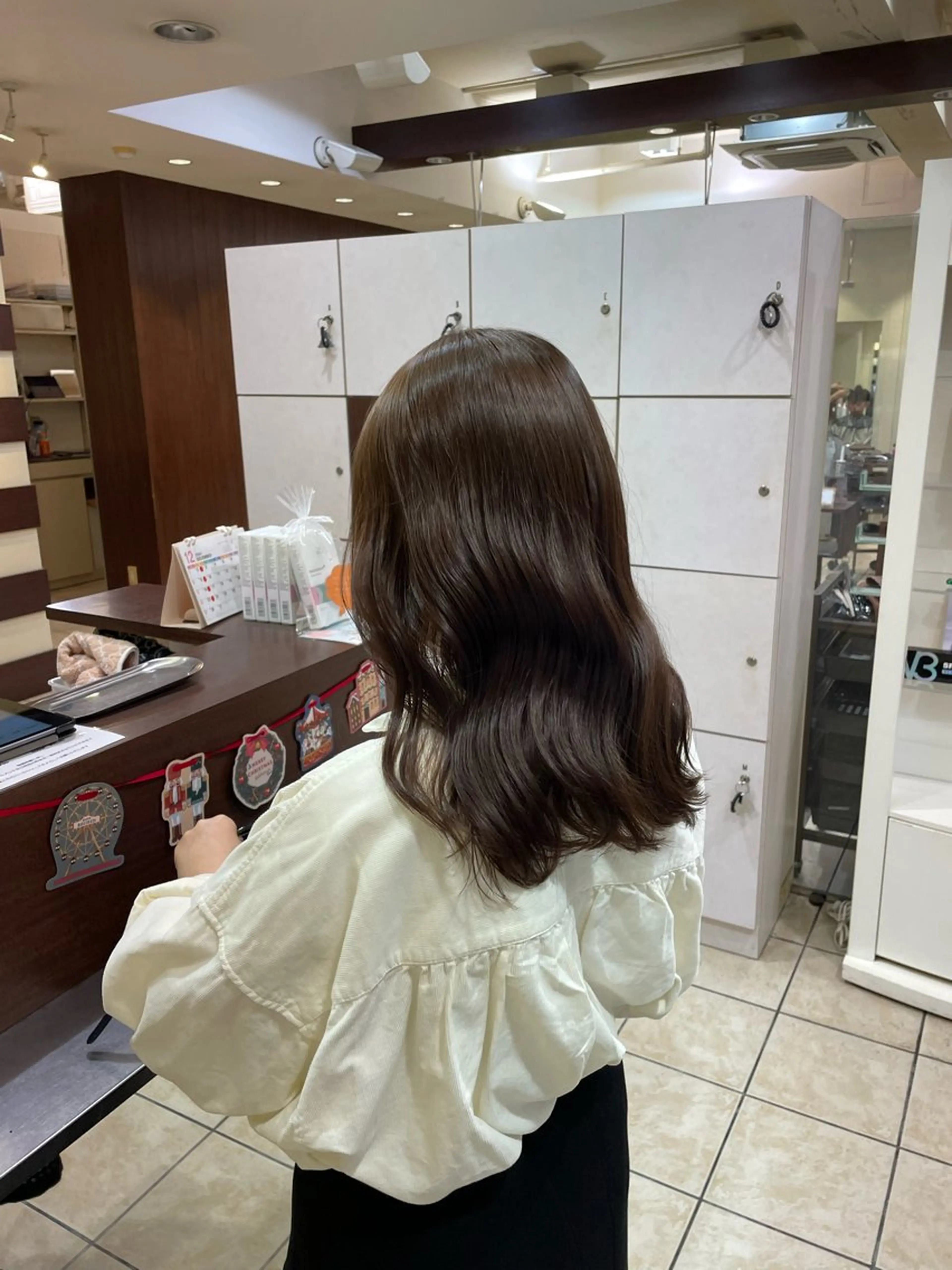 セミロング カラー カット ヘアカラー トリートメント 桑田 新菜のヘアスタイル