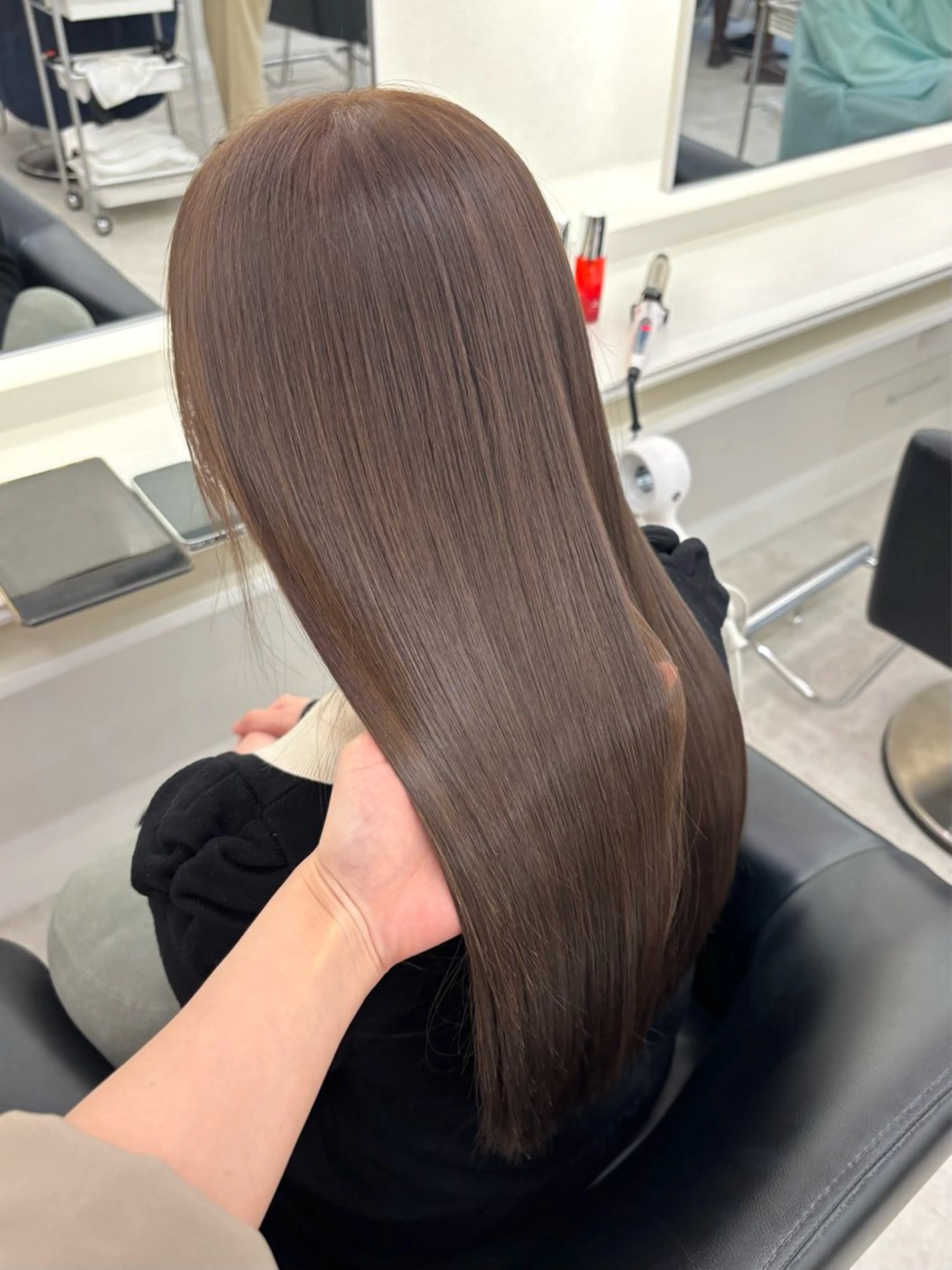 【艶ストレート】縮毛矯正＋似合わせカットの写真