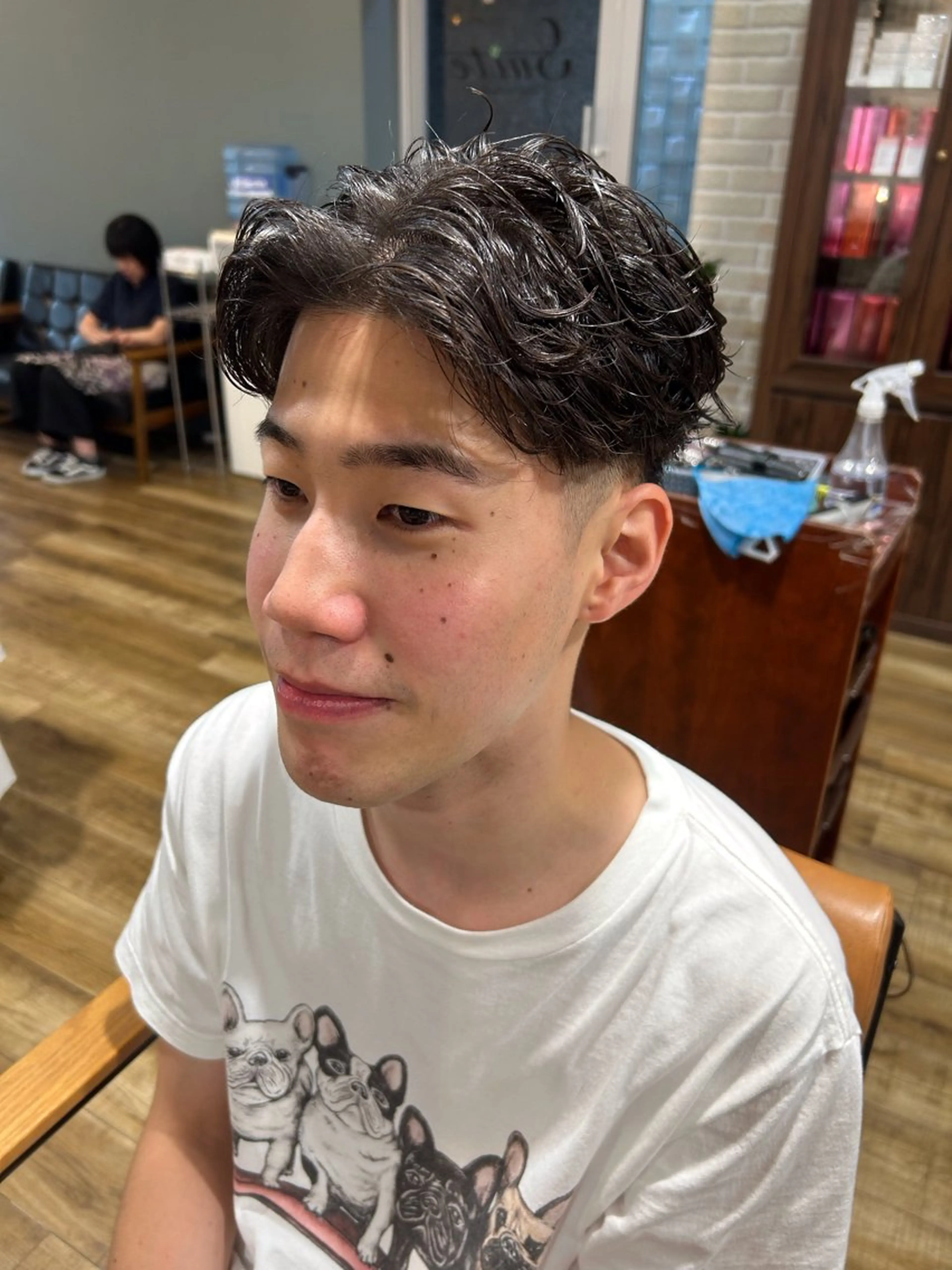ミディアム パーマ メンズ ミディアムパーマ メンズパーマ 外国人風カラー カット パーマ 鶴田 将清のヘアスタイル