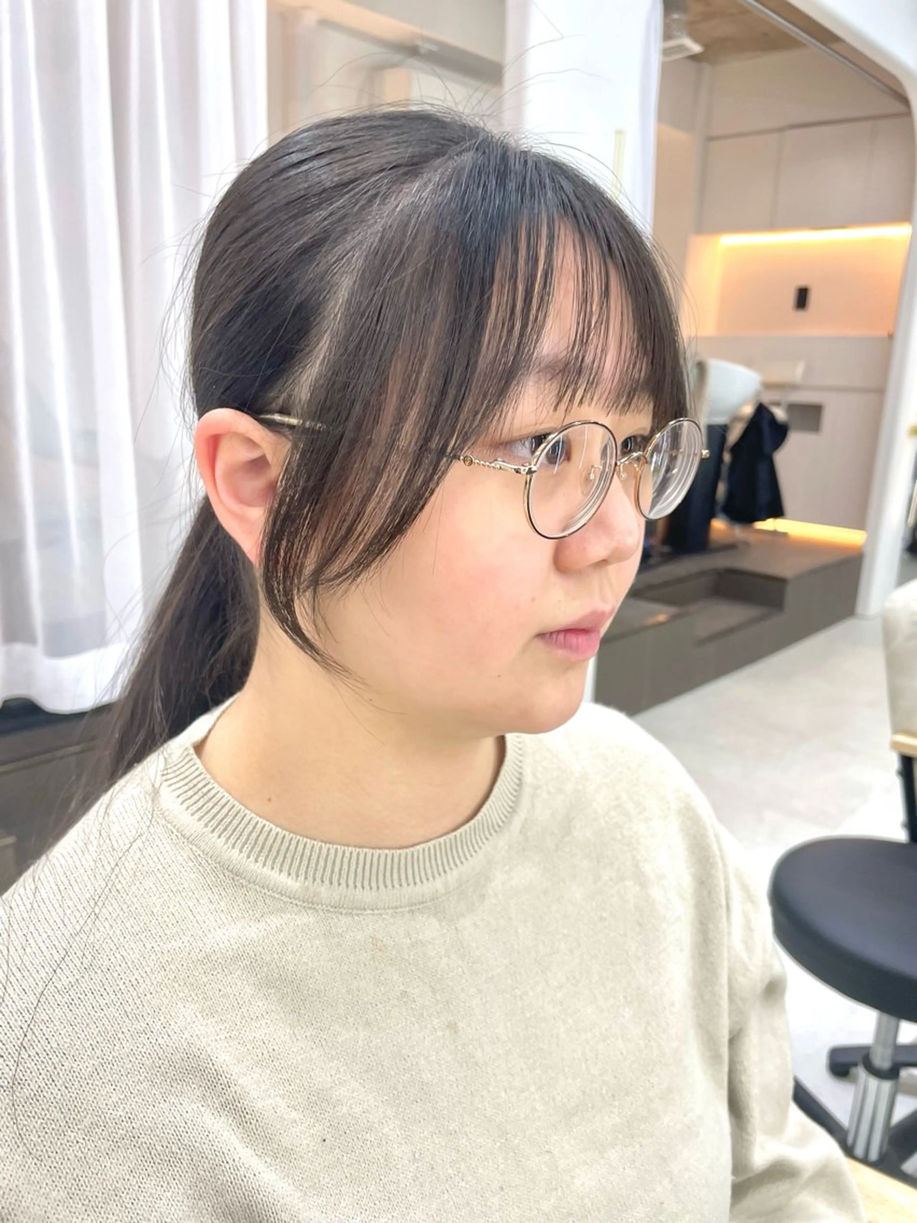 セミロング 顔周りカット 小顔カット Miu🤍透明感カラ ー🫧ショートカットのヘアスタイル