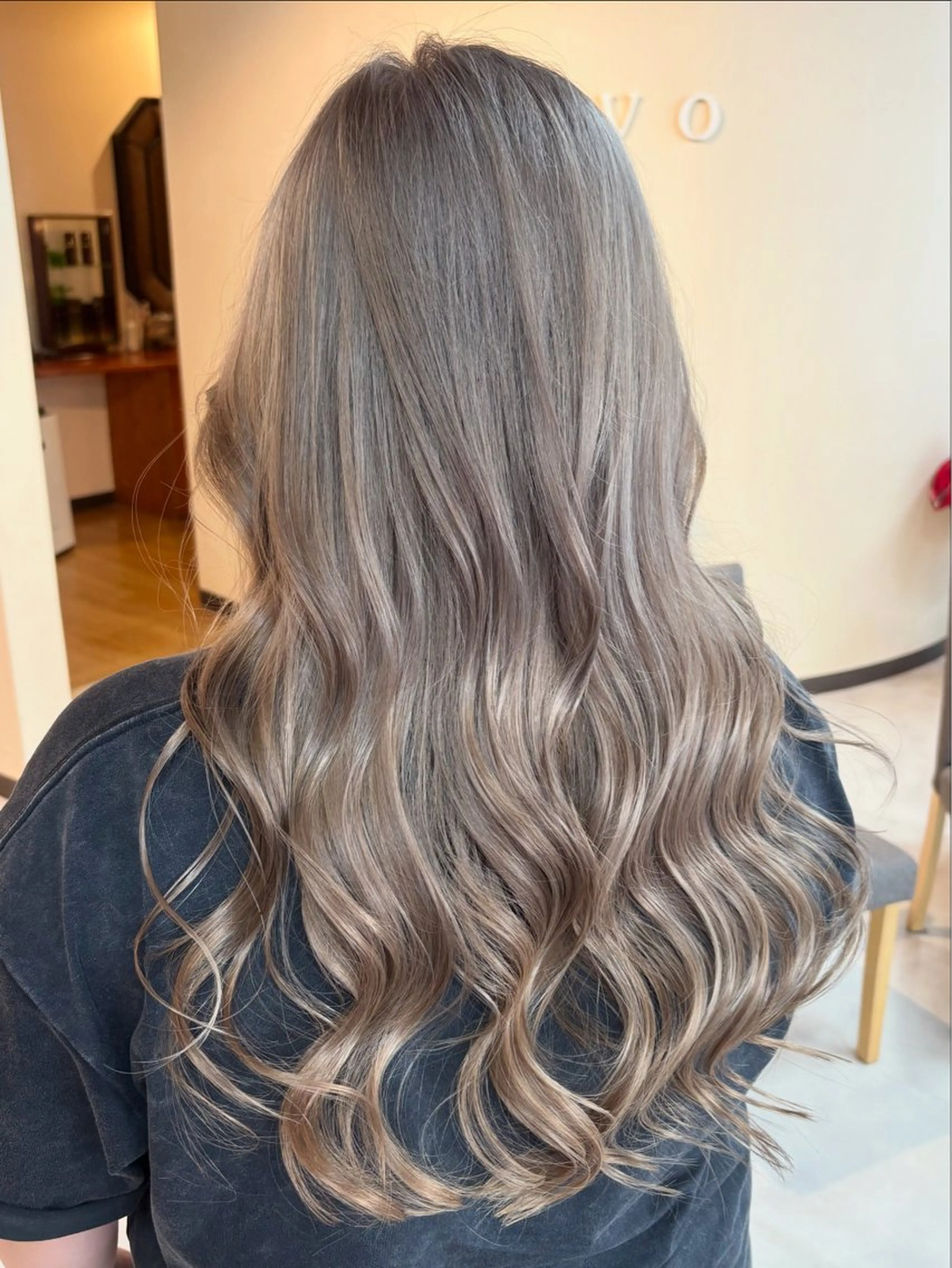 ロング 宮本 いぶきのヘアスタイル