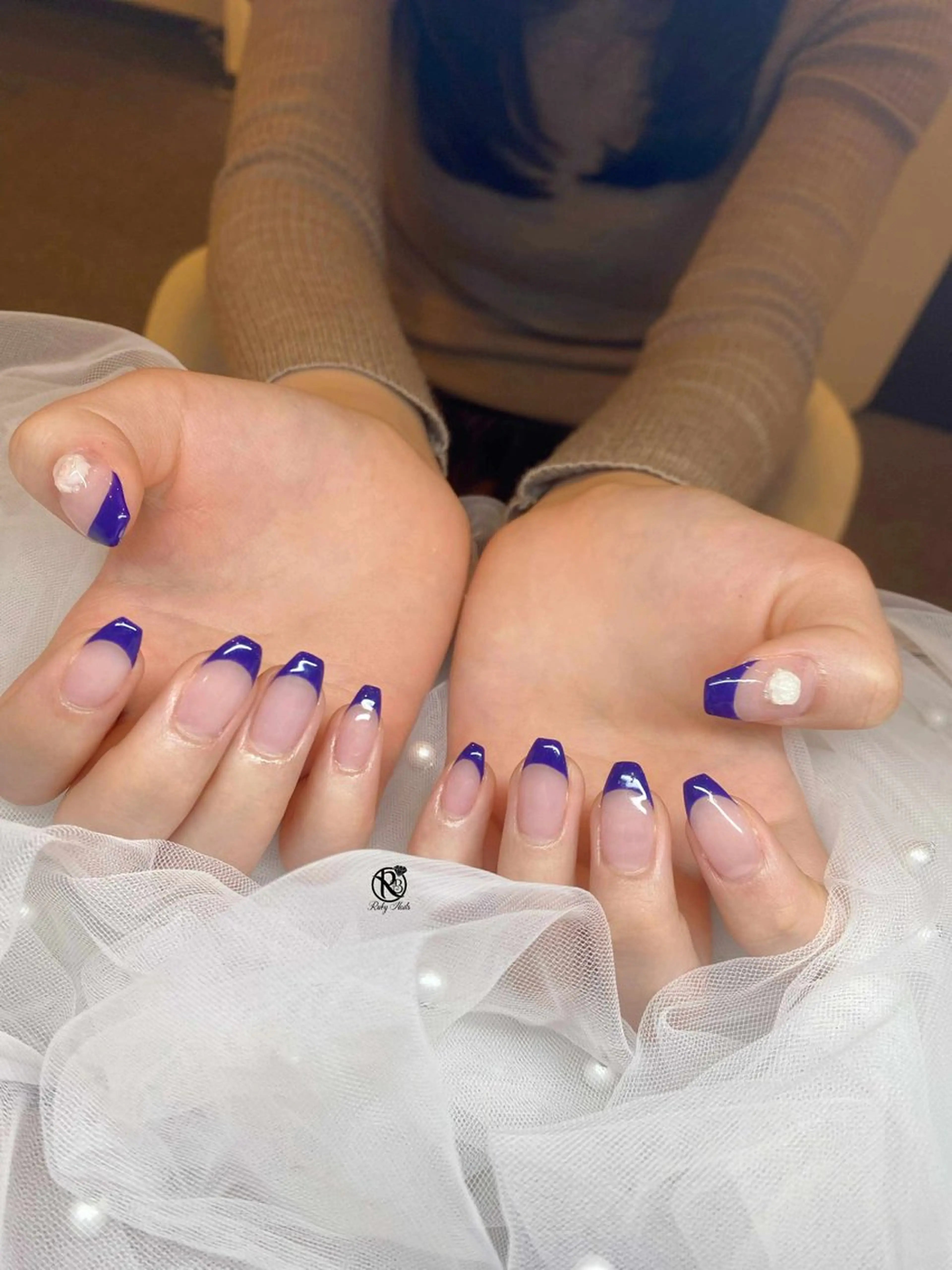 ネイル ボルドー ブラウン チークネイル ドット フットネイル Ruby Nail 霞ヶ関店のネイルデザイン