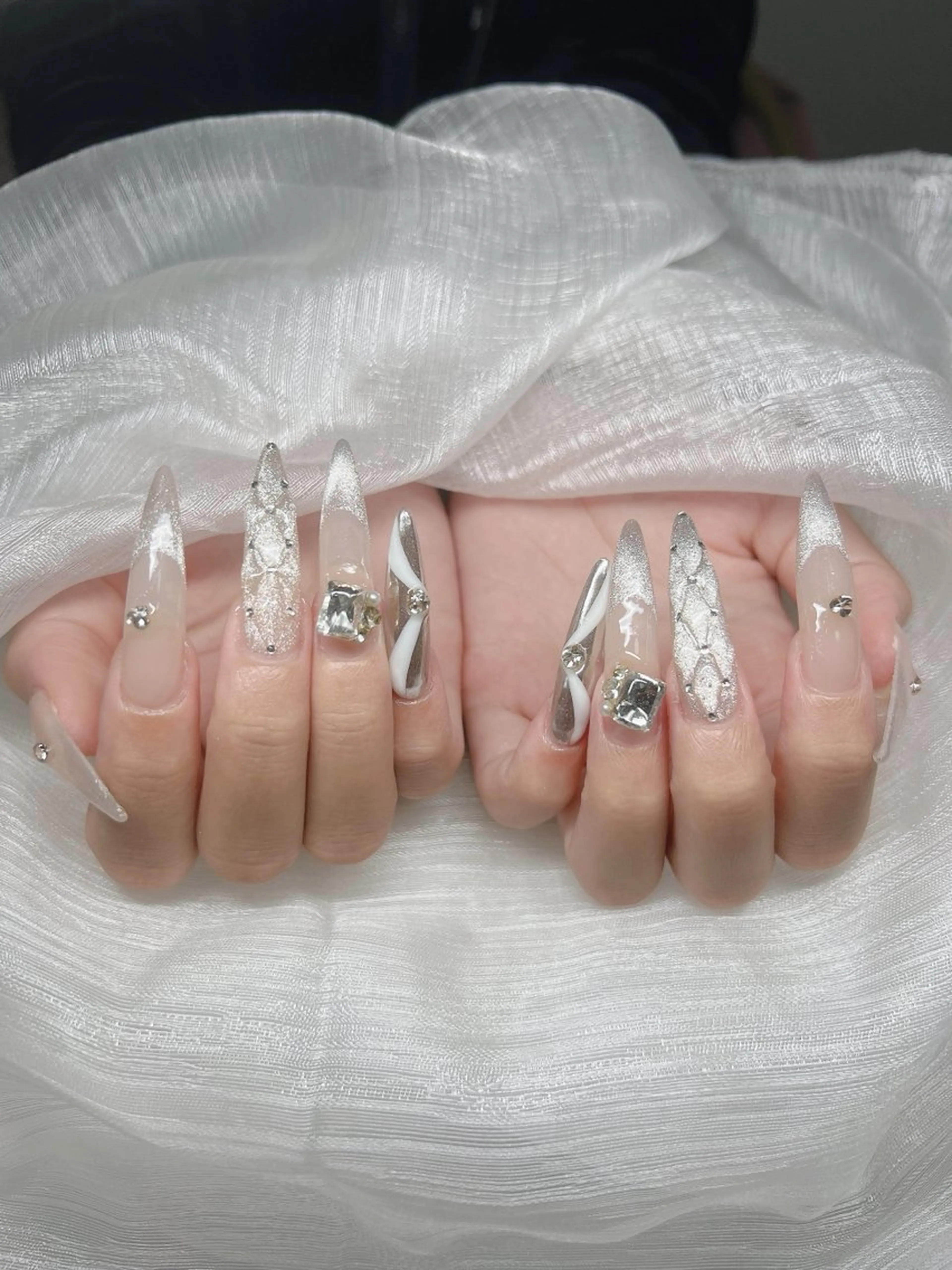 ネイル 長さ出し グラデーション 卒業式 キラキラネイル マグネットネイル ハンドネイル Lee Nails チップ長さだし専門店のネイルデザイン