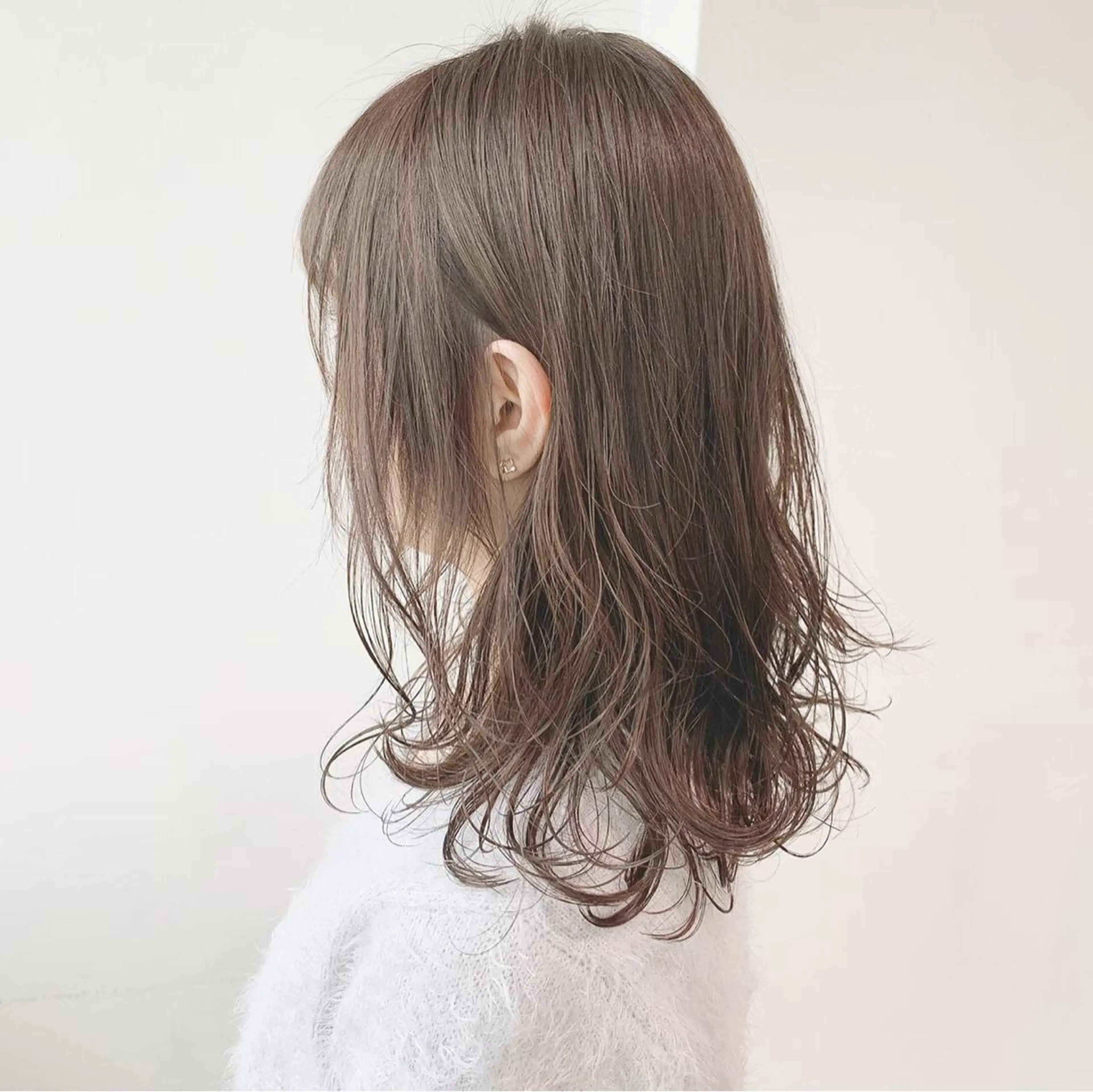 セミロング カラー ヘアアレンジ 🩰透明感カラー♡ UTA🩰のヘアスタイル