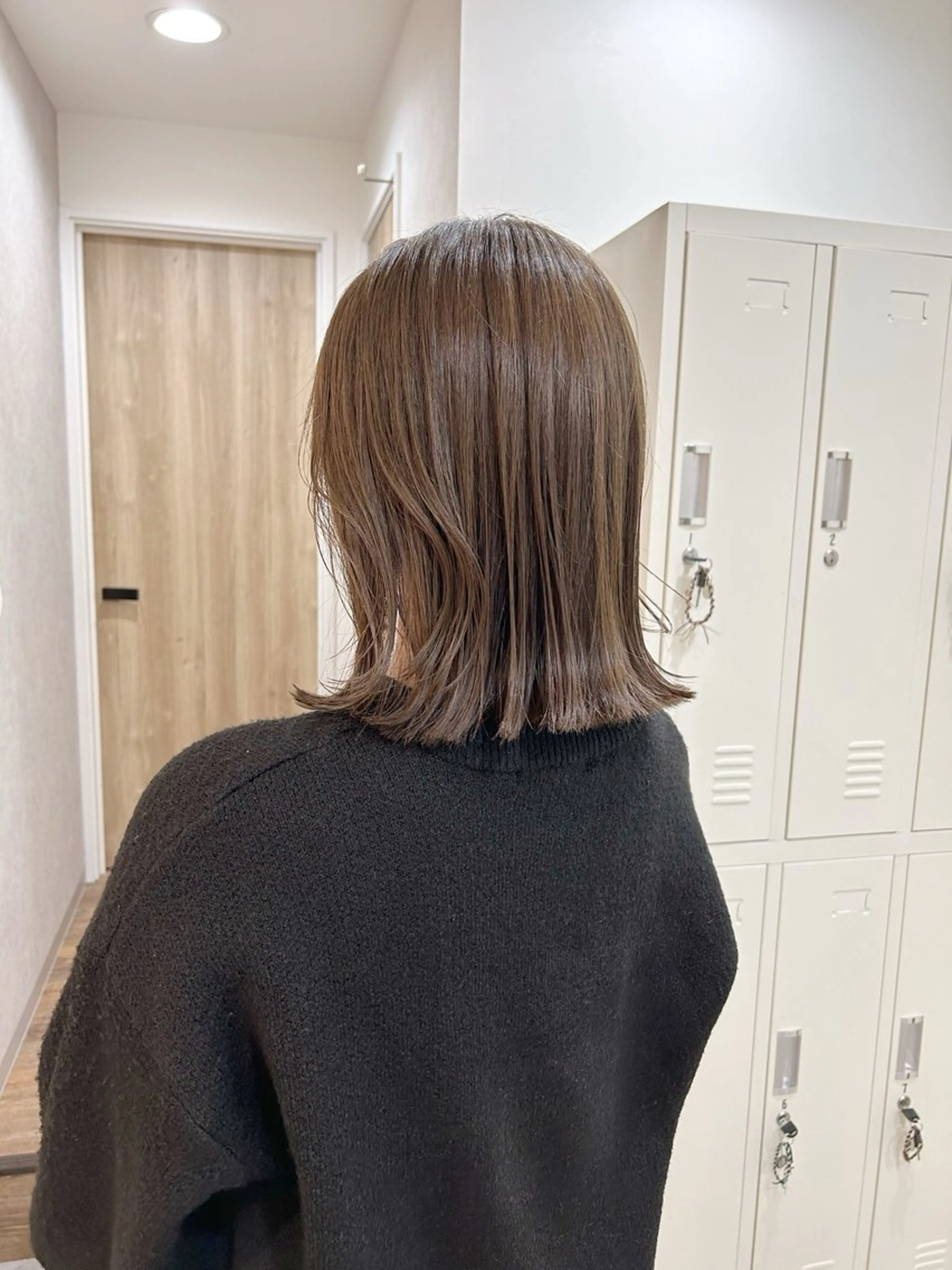 ミディアム カラー 切りっぱなしボブ ボブレイヤー ブリーチ ダブルカラー ブリーチなしカラー カット ヘアカラー トリートメント Radix所属・ボブ/ハイトーン 福生Radix 下田のヘアスタイル