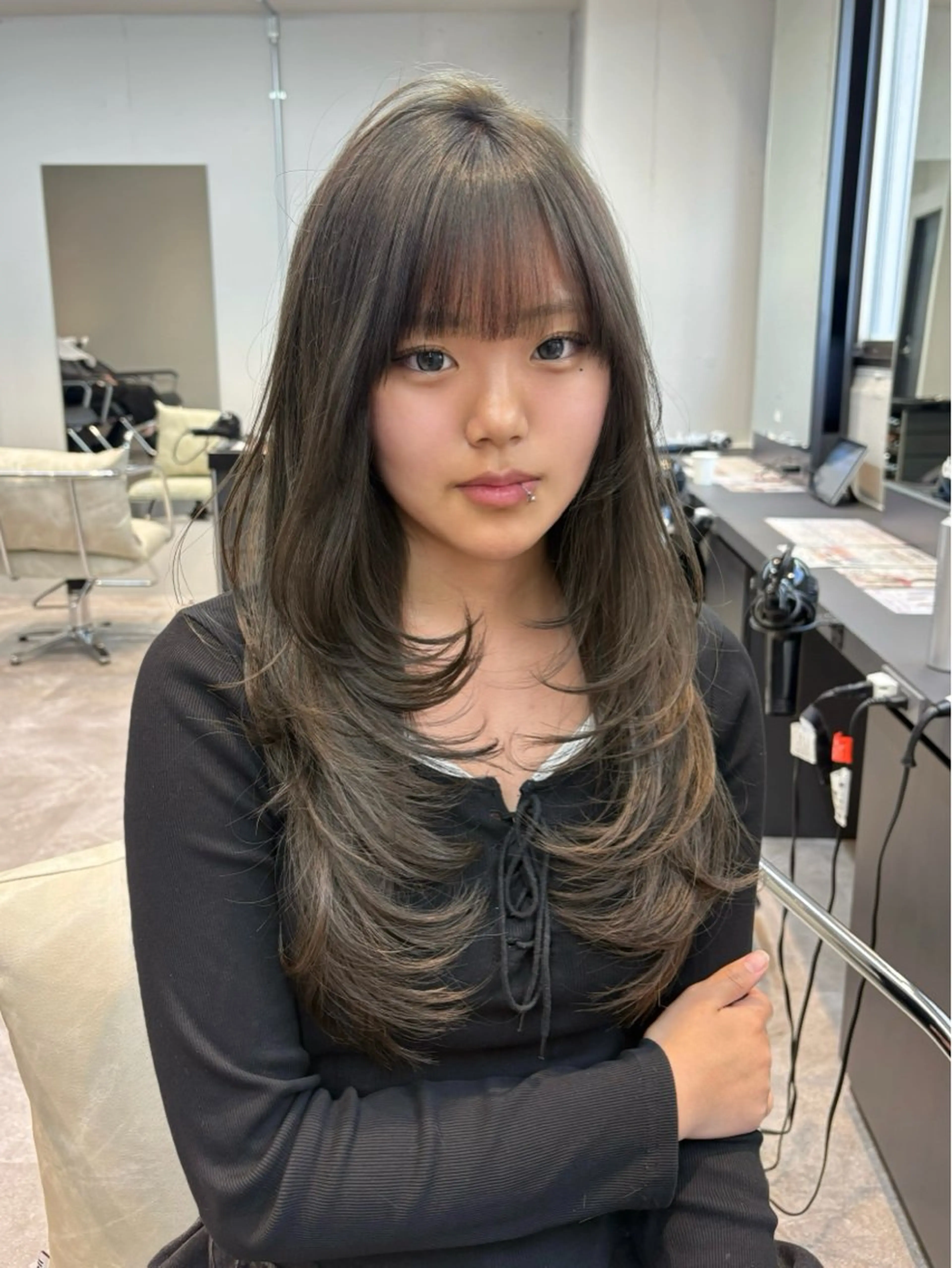 ロング カラー グレージュ オリーブグレージュ オリーブグレー ハッシュカット カット ヘアカラー トリートメント 韓国ヘア🎀 /♡𝓝𝓸𝓪♡のヘアスタイル