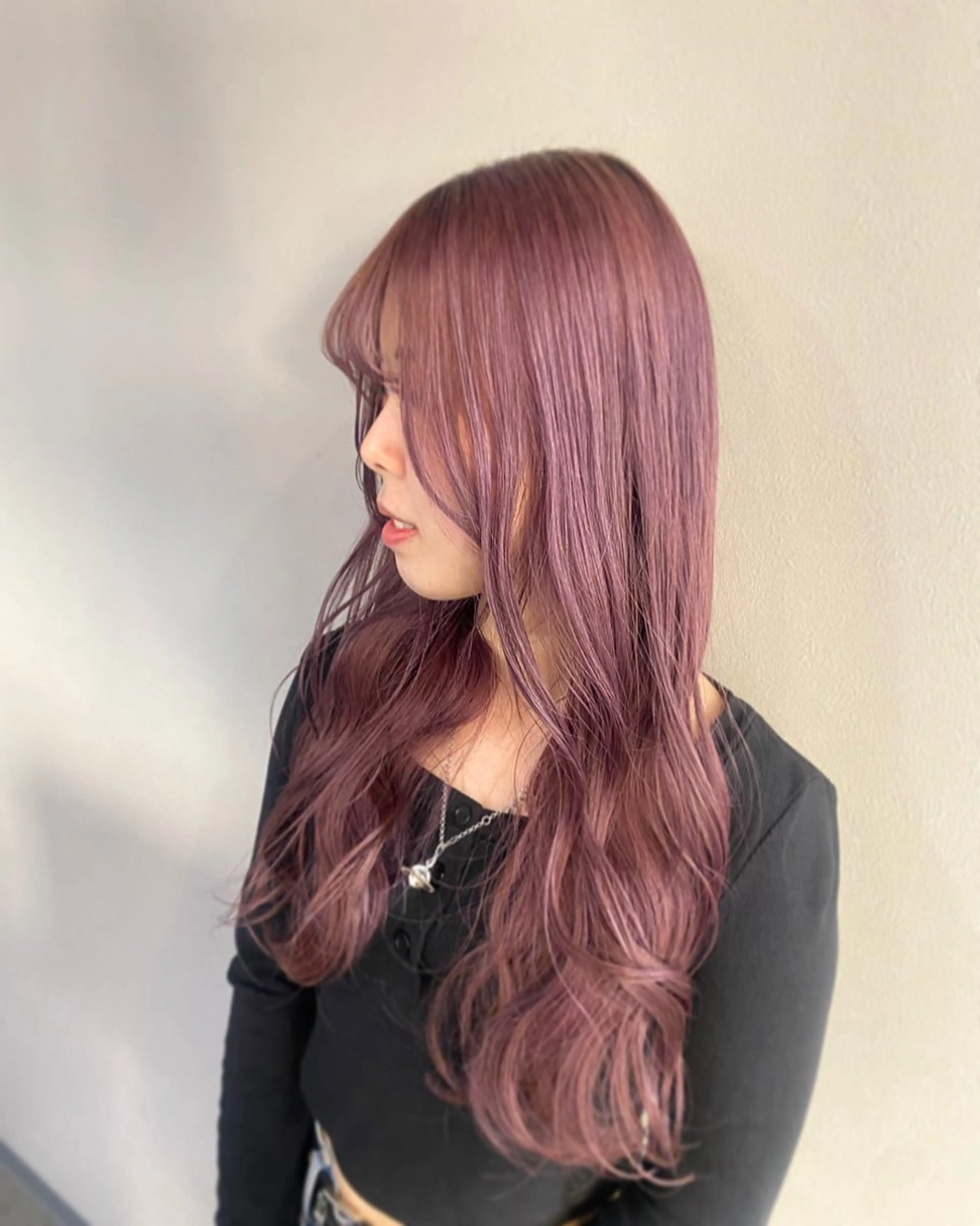 ロング カラー ブリーチ ピンクカラー ピンクパープル パープルカラー ヘアカラー 韓国風・透明感カラー 💫ami💫のヘアスタイル