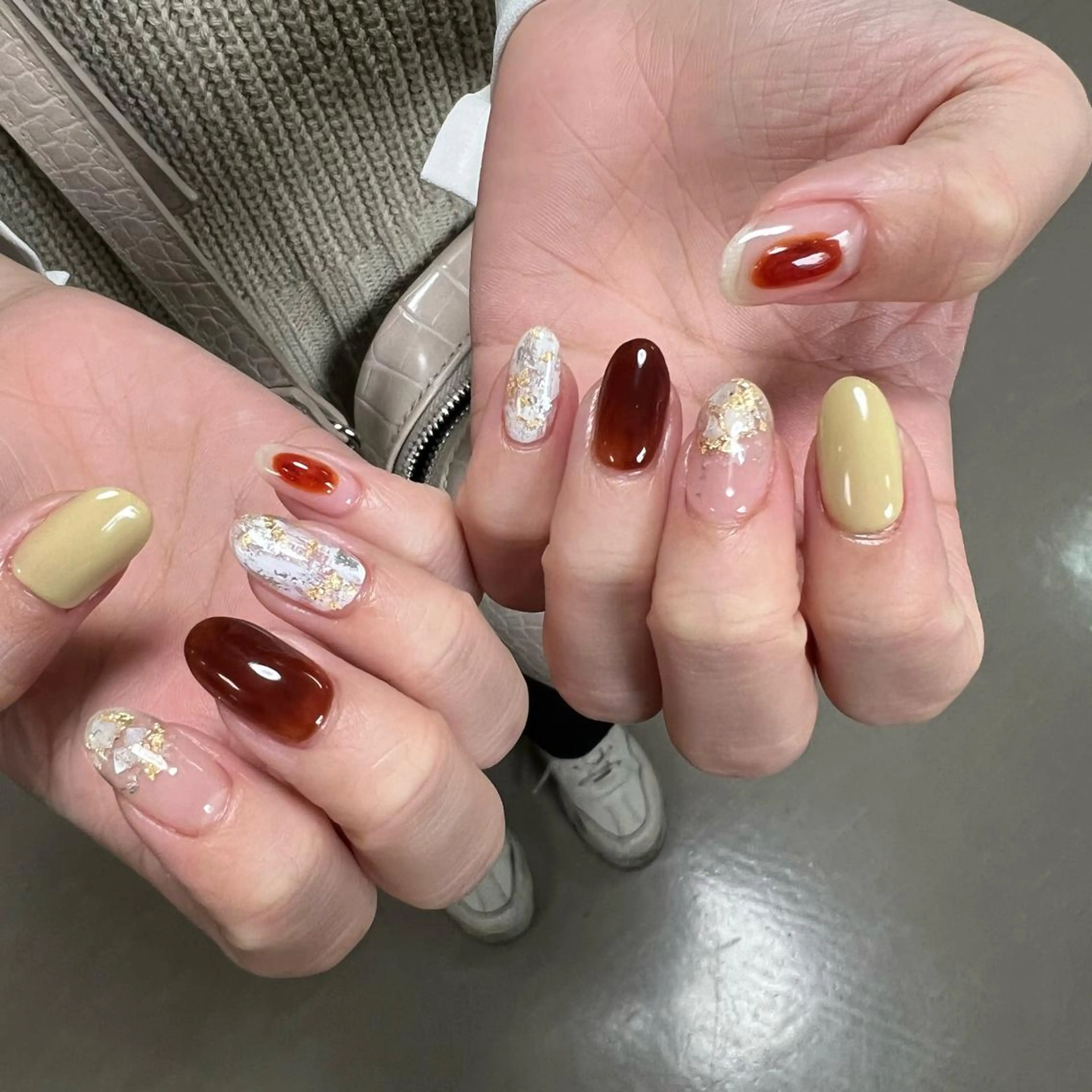 ネイル アートネイル ブラウン ジェルネイル 韓国ネイル 持ち込み ハンドネイル フットネイル nail salon mieux(ミュー)のマツエク・マツパデザイン