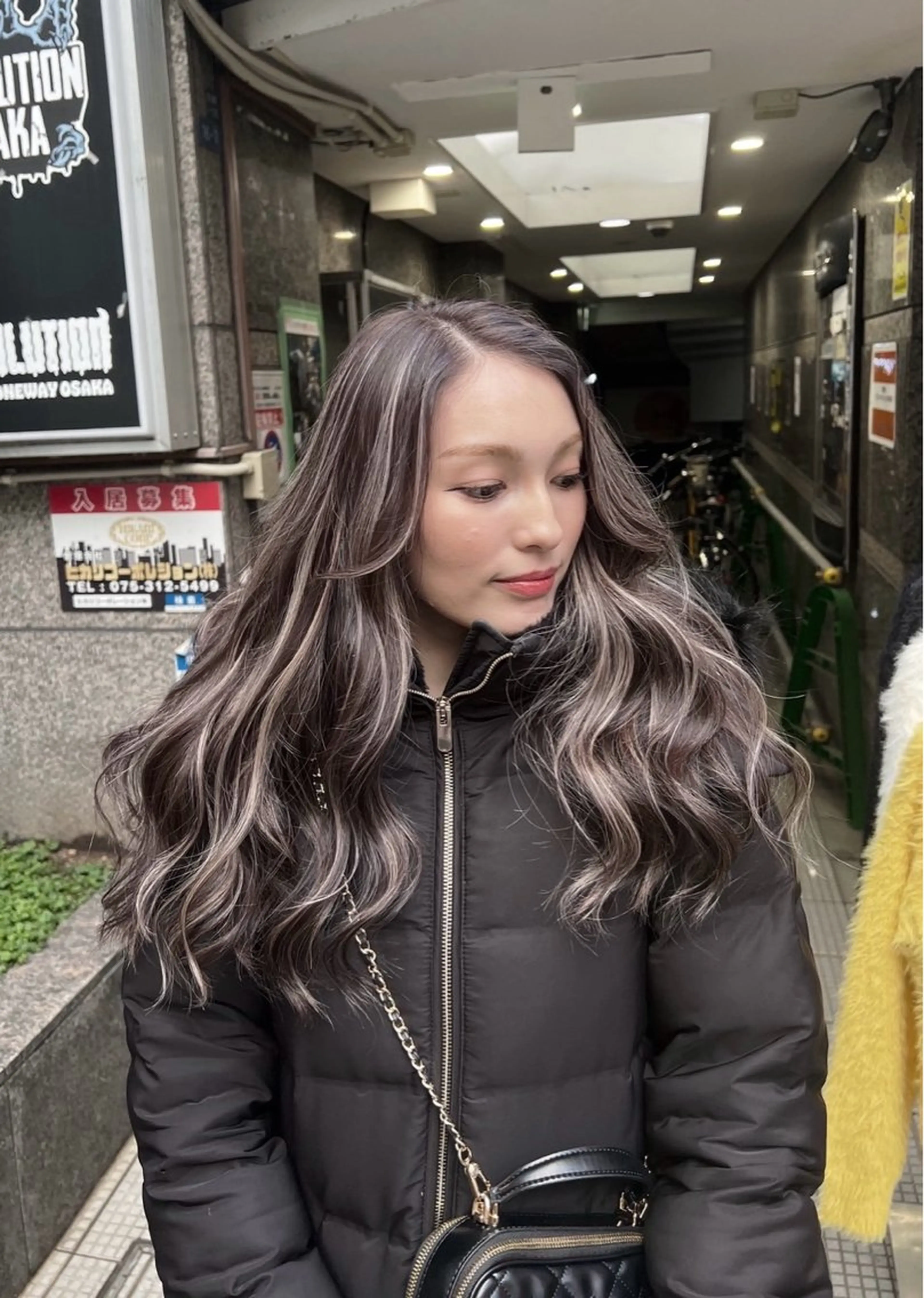 ロング カラー ダークグレー ダークグレージュ グレージュ ハイライトカラー ハイライト ヘアカラー トリートメント 指名数No.1 /NAOYAのヘアスタイル