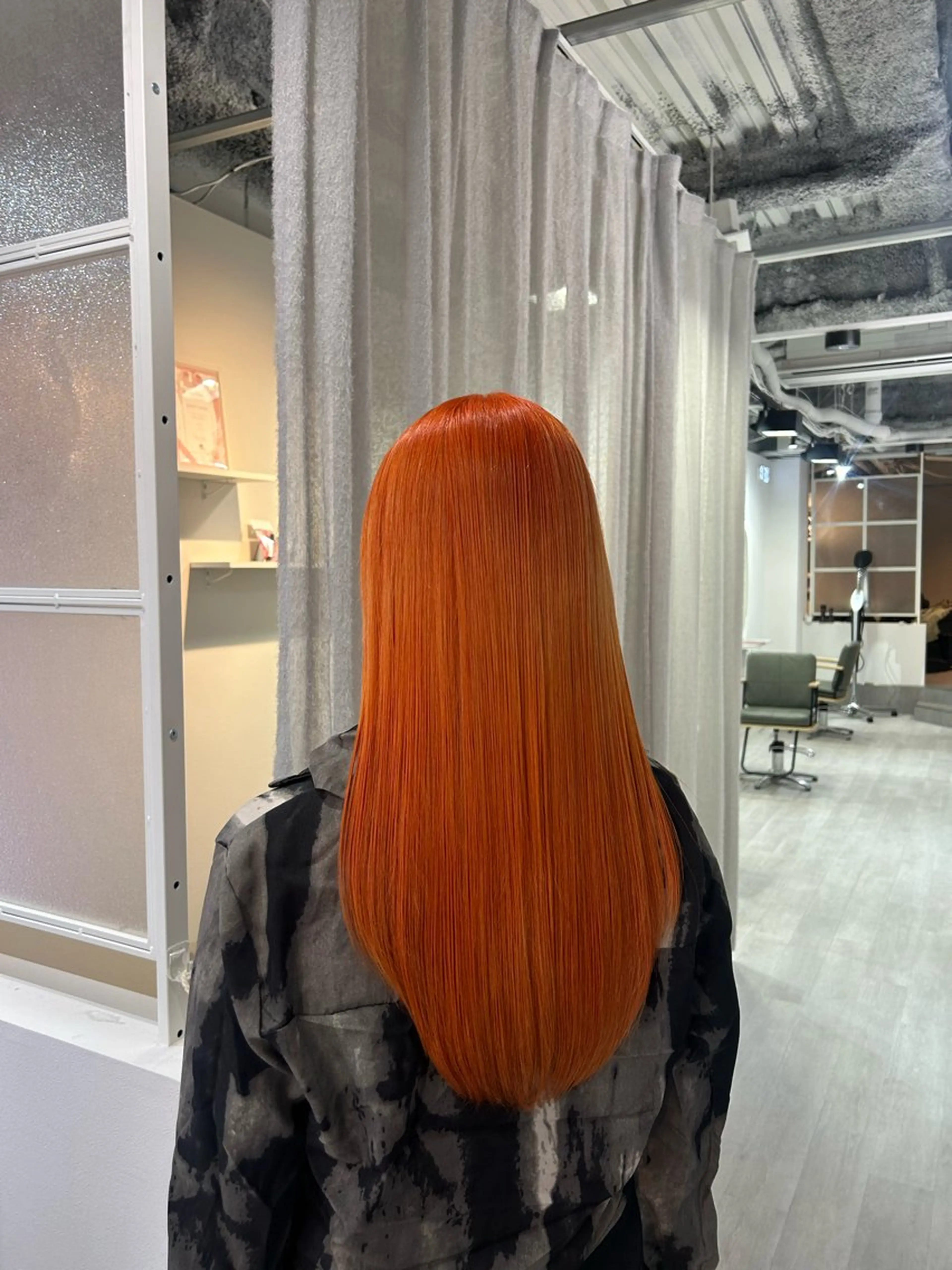 ロング カラー オレンジ 🍿川越torie MIREI🍿のヘアスタイル