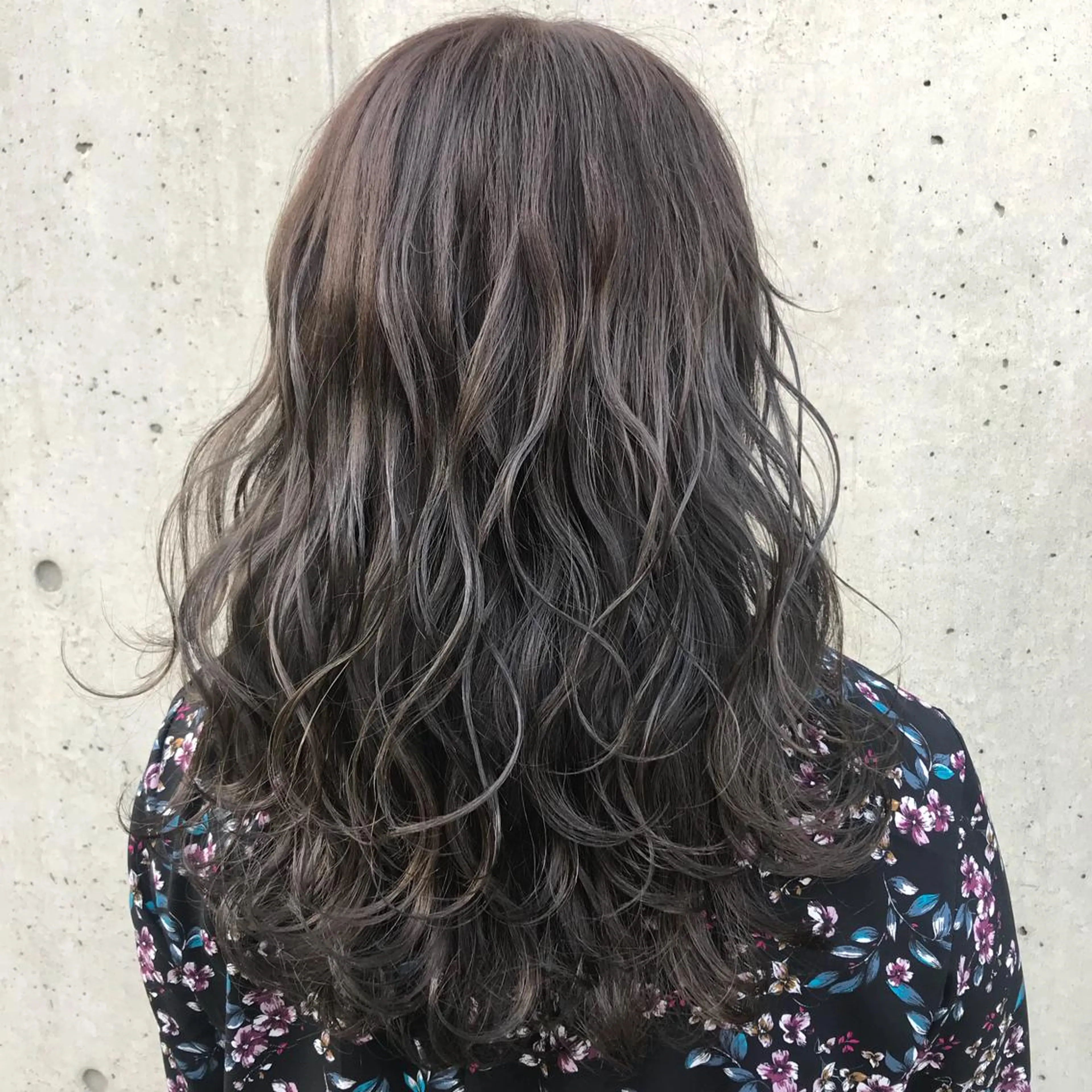 ロング カラー ヘアアレンジ 韓国レイヤーカット 🧸ベージュカラーのヘアスタイル