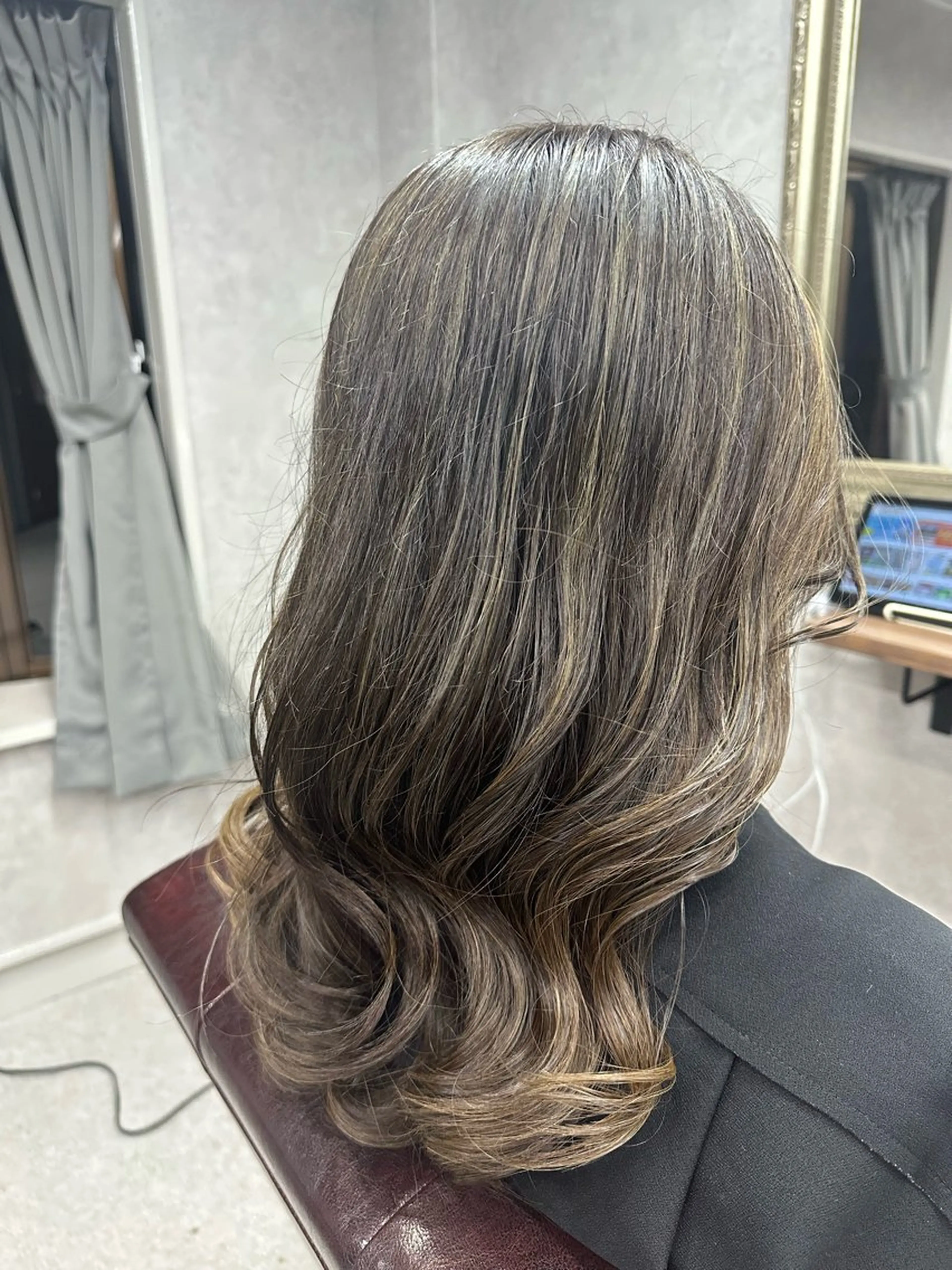 ロング カラー カット ヘアカラー Lien 深井店のヘアスタイル