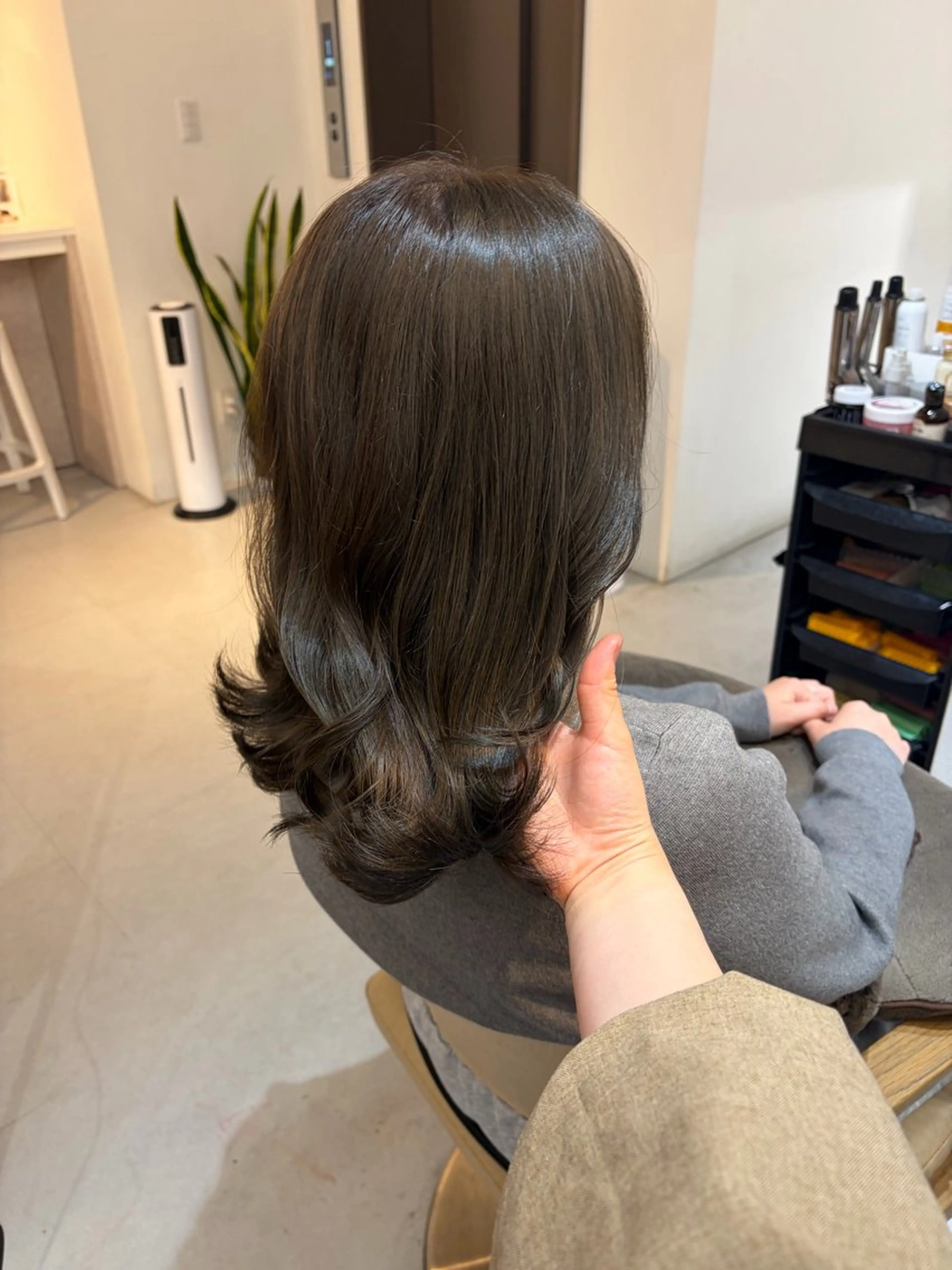 ミディアム カット ヘアカラー トリートメント ✨色持ちの良い艶 カラー✨蟹江真世のヘアスタイル