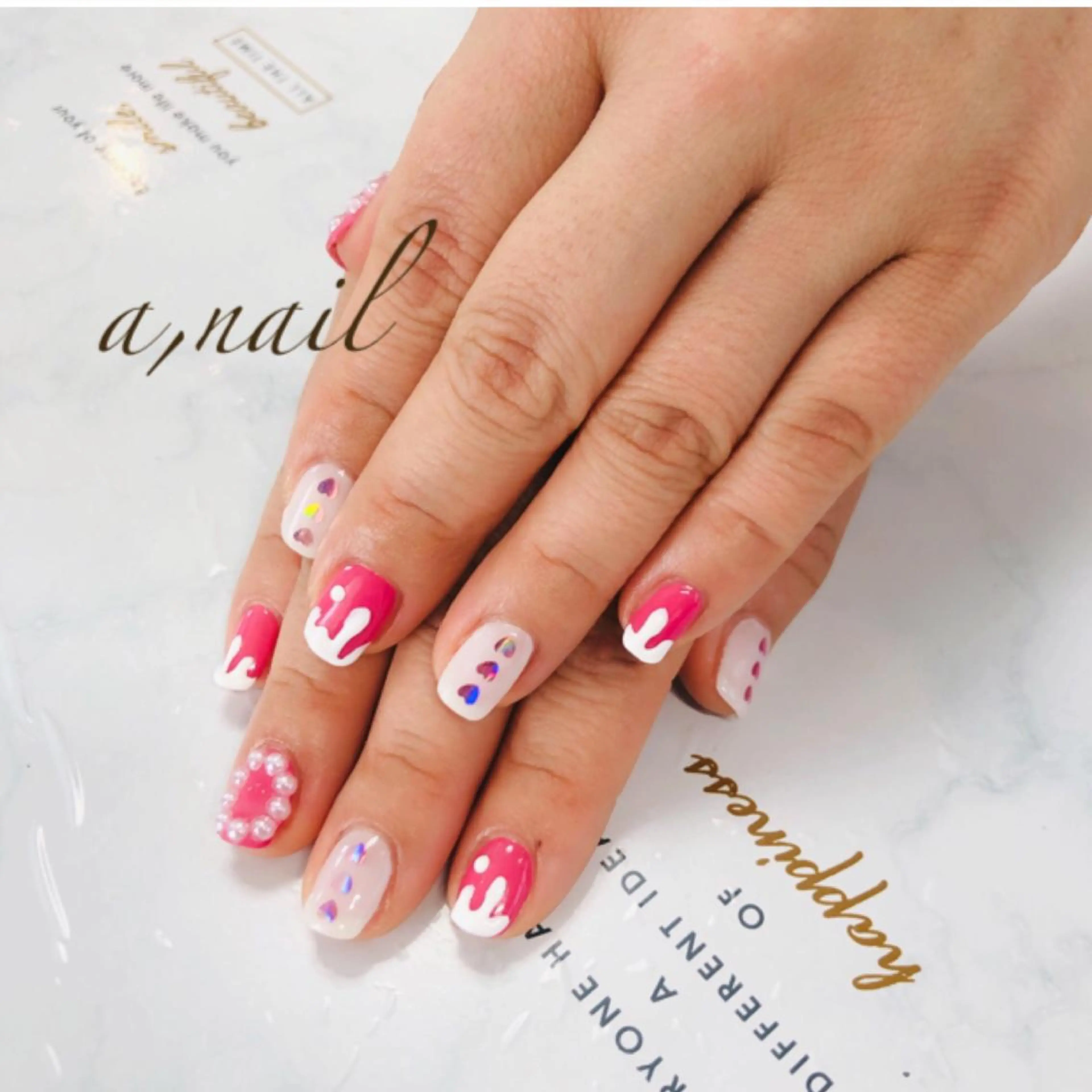 ネイル フットネイル ジェルネイル グラデーション ハート ラメ(グリッター) ハンドネイル ネイルサロン エーネイルのネイルデザイン