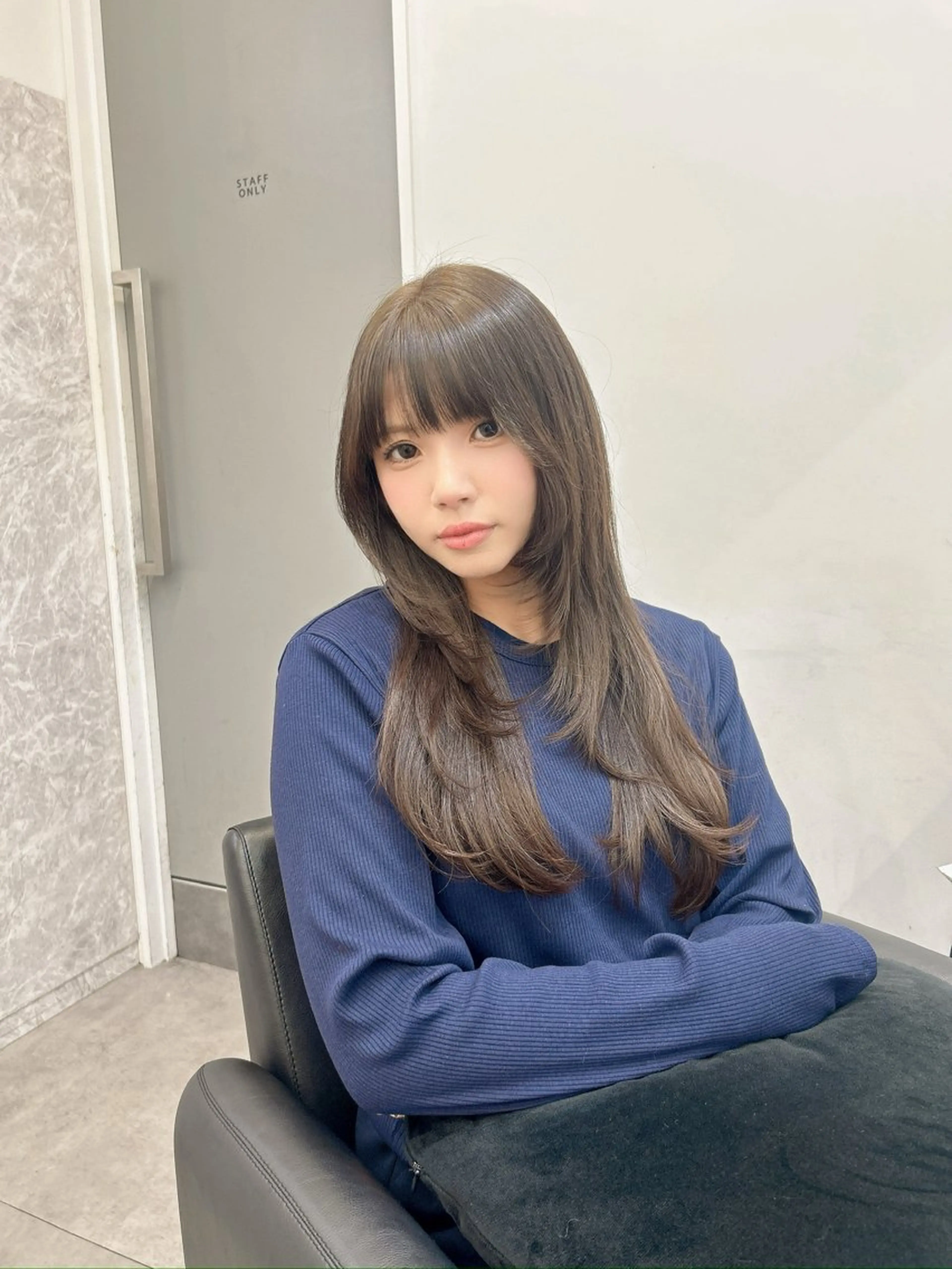 ロング カラー グレージュ ヘーゼル ヘアカラー Core　山下 このはのヘアスタイル