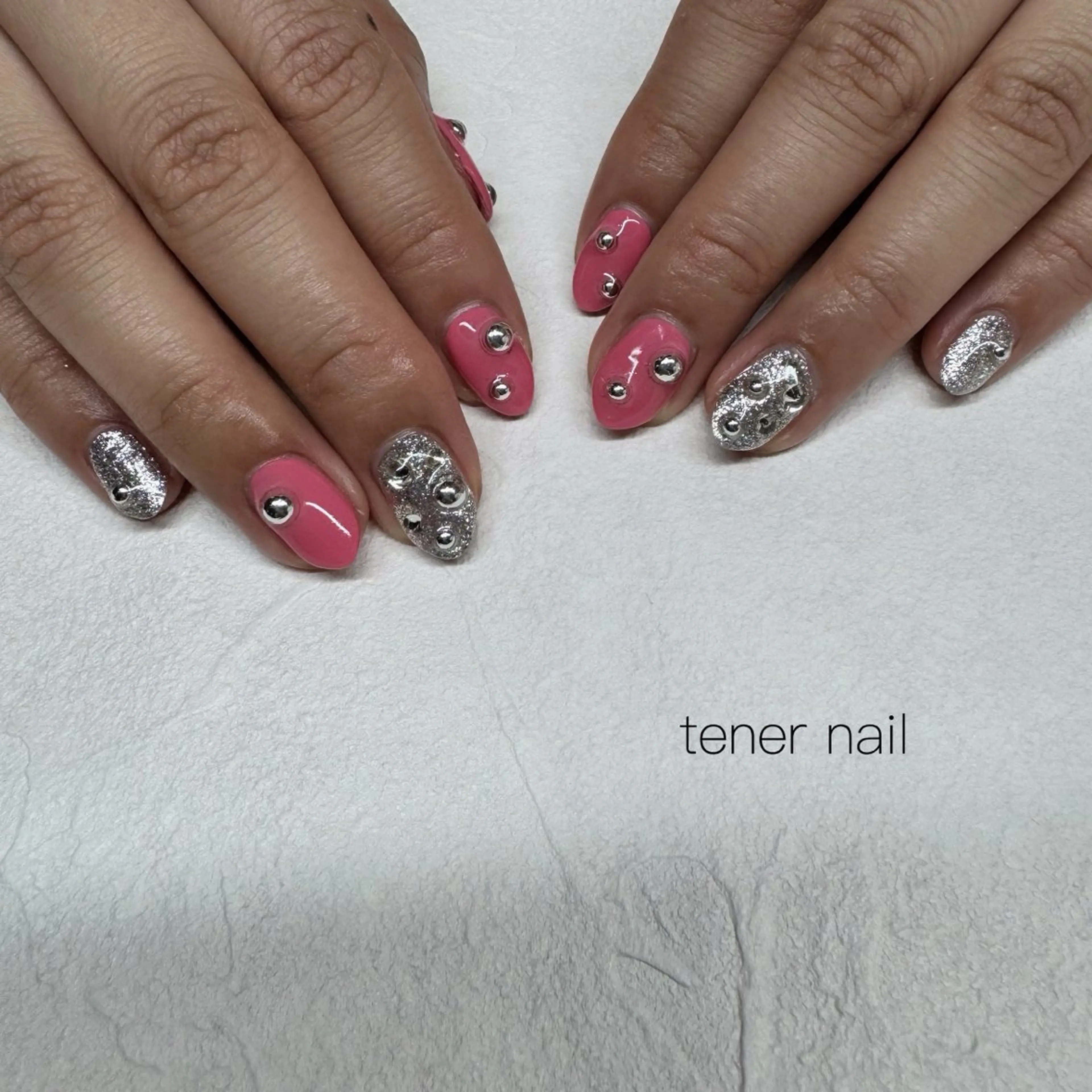 ネイル ピンク シルバー ハンドネイル テネルネイル tener nailのネイルデザイン