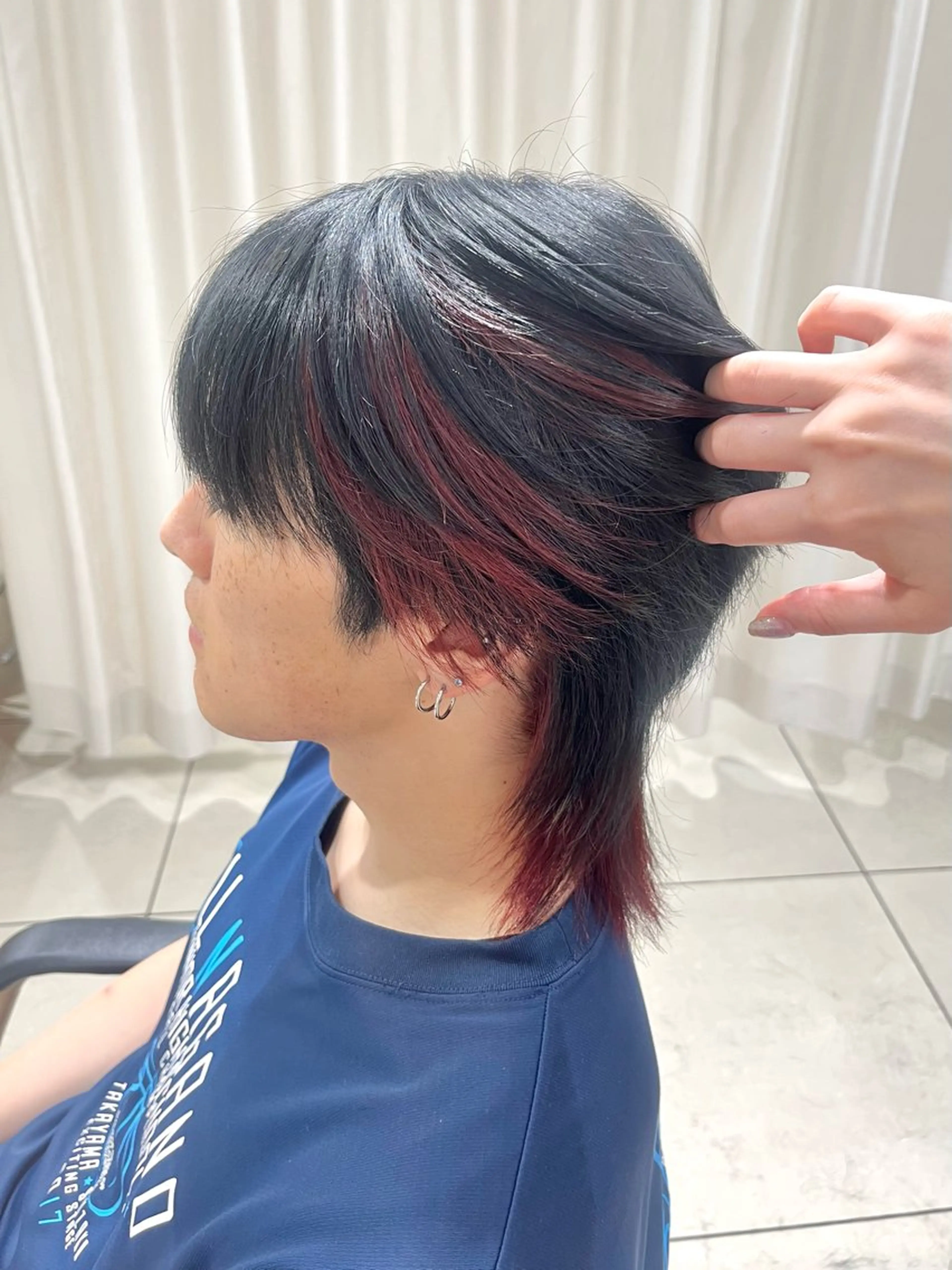 カラー メンズ メンズブリーチ 黒髪 ブリーチ デザインカラー カット ヘアカラー 巖本 真希のヘアスタイル