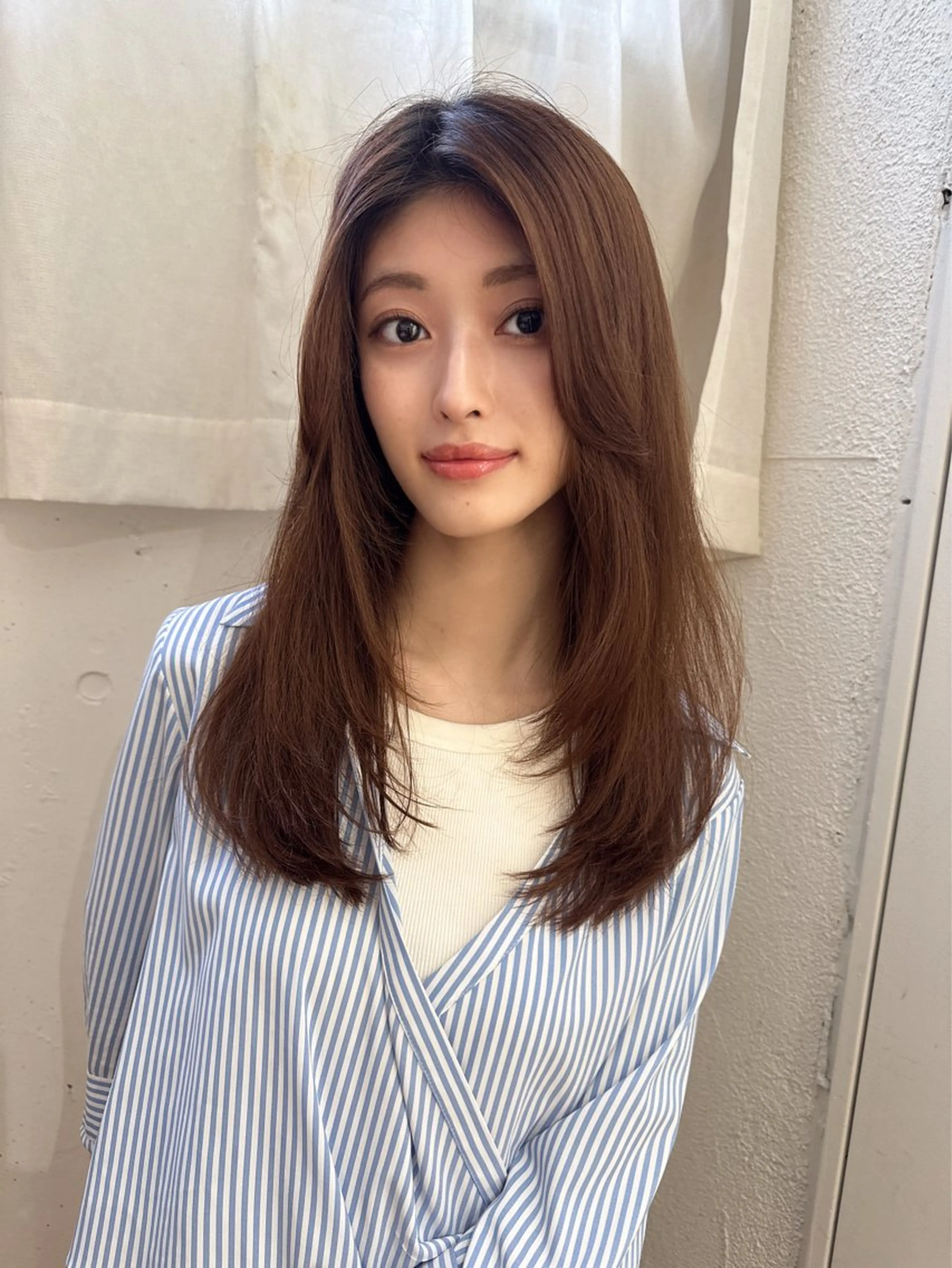 セミロング emu 公式のヘアスタイル
