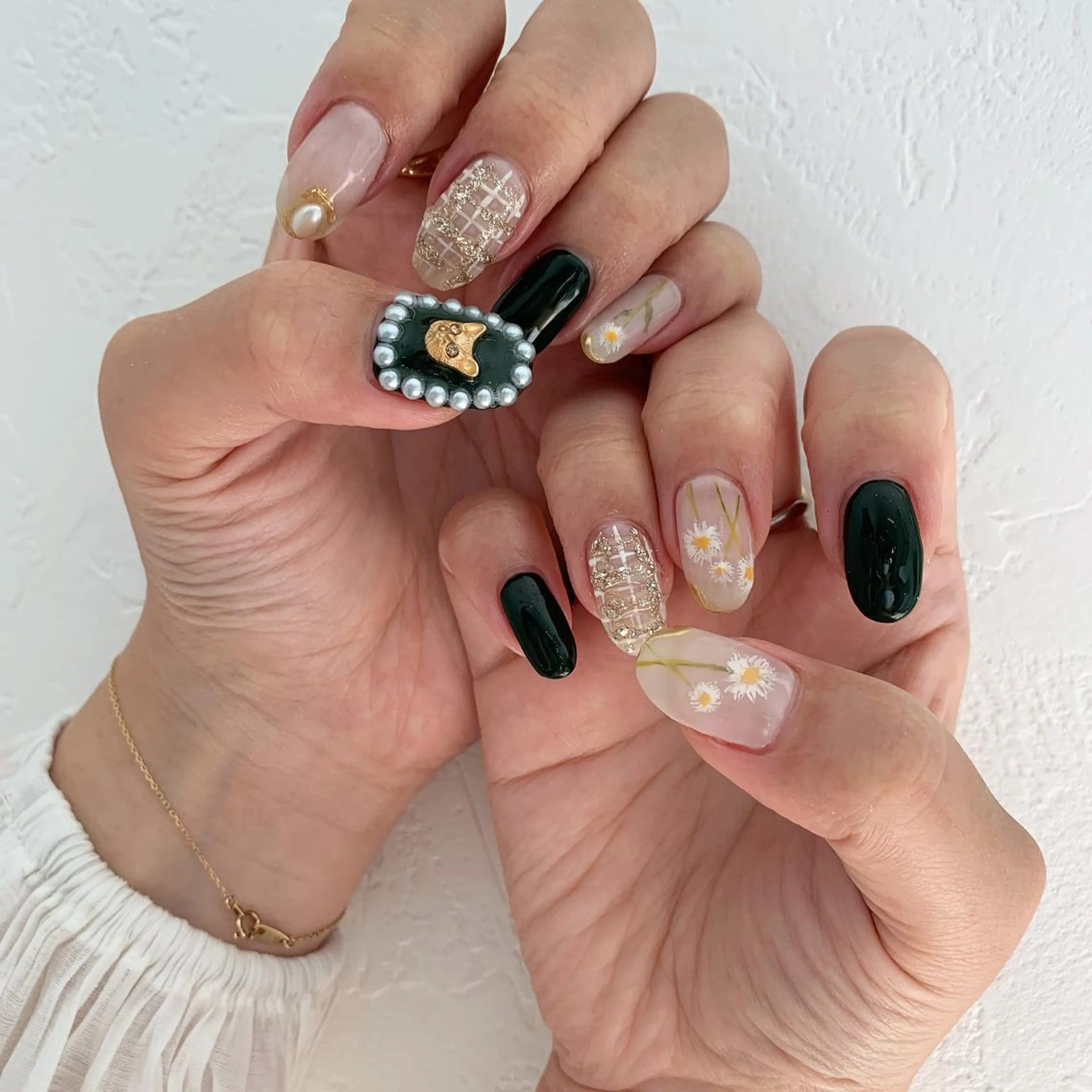 ネイル emanon 新宿東口店所属・nailist akariのネイルデザイン