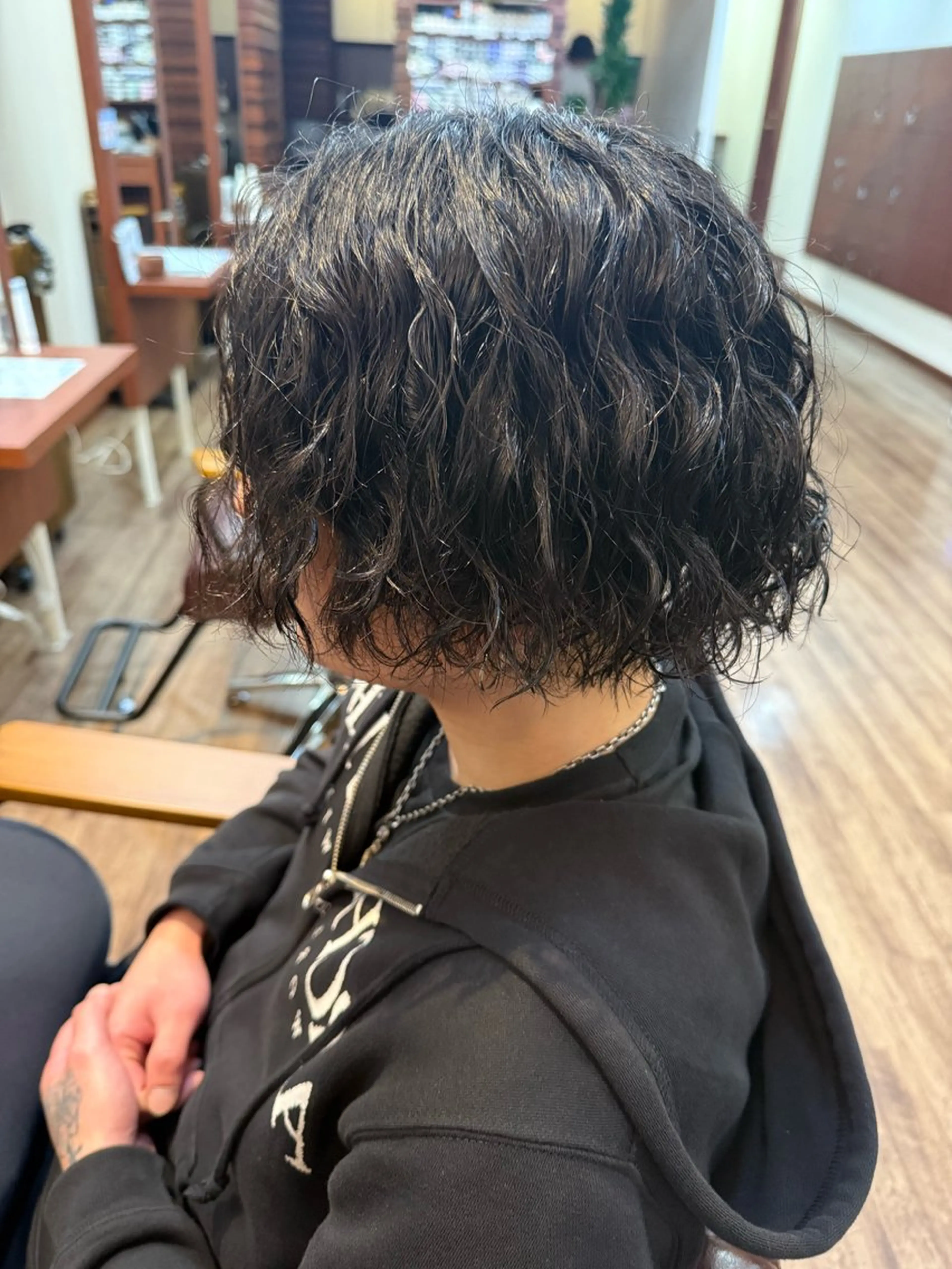 ミディアム カット パーマ 冨樫 怜央のヘアスタイル