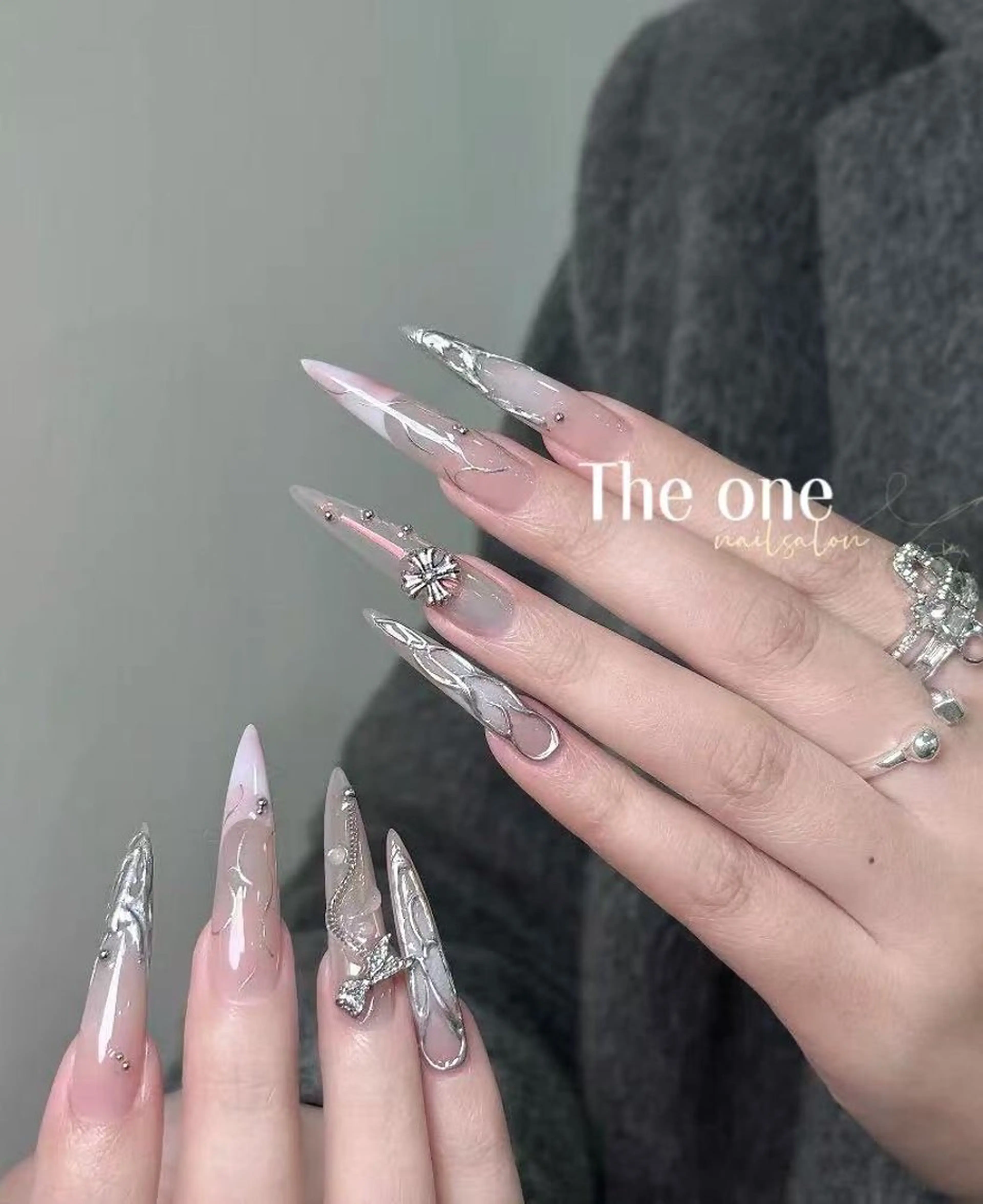 ネイル THE ONE 杉山のネイルデザイン