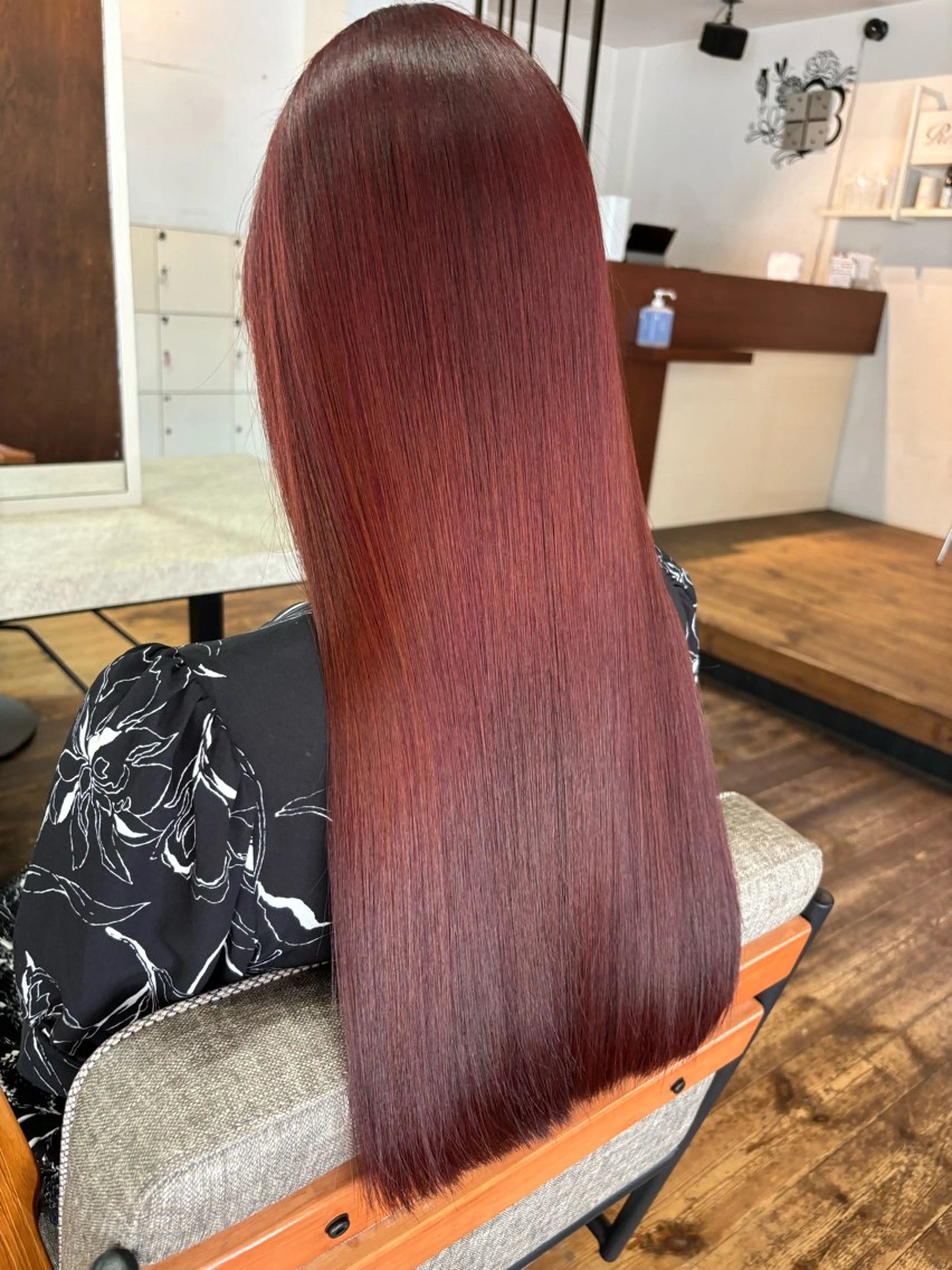 【3回目来店限定】SNSで話題の《髪質改善》酸性ストレート¥16,000の写真