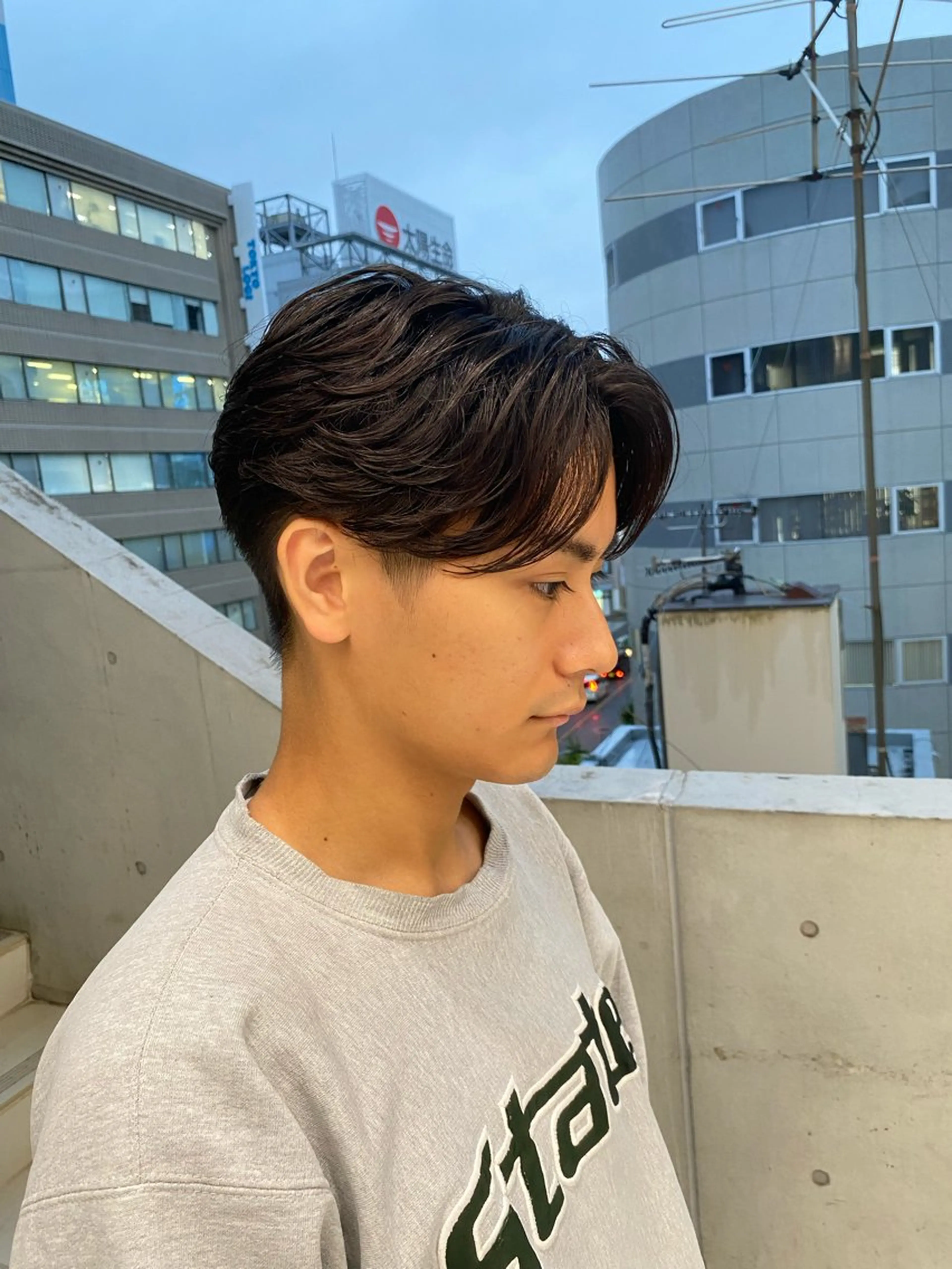 【メンズ限定】🌳フェザーパーマ+刈り上げカット🌳💥今流行りのフェザー!強い毛流れで横のシルエットをカッコよく!💥の写真