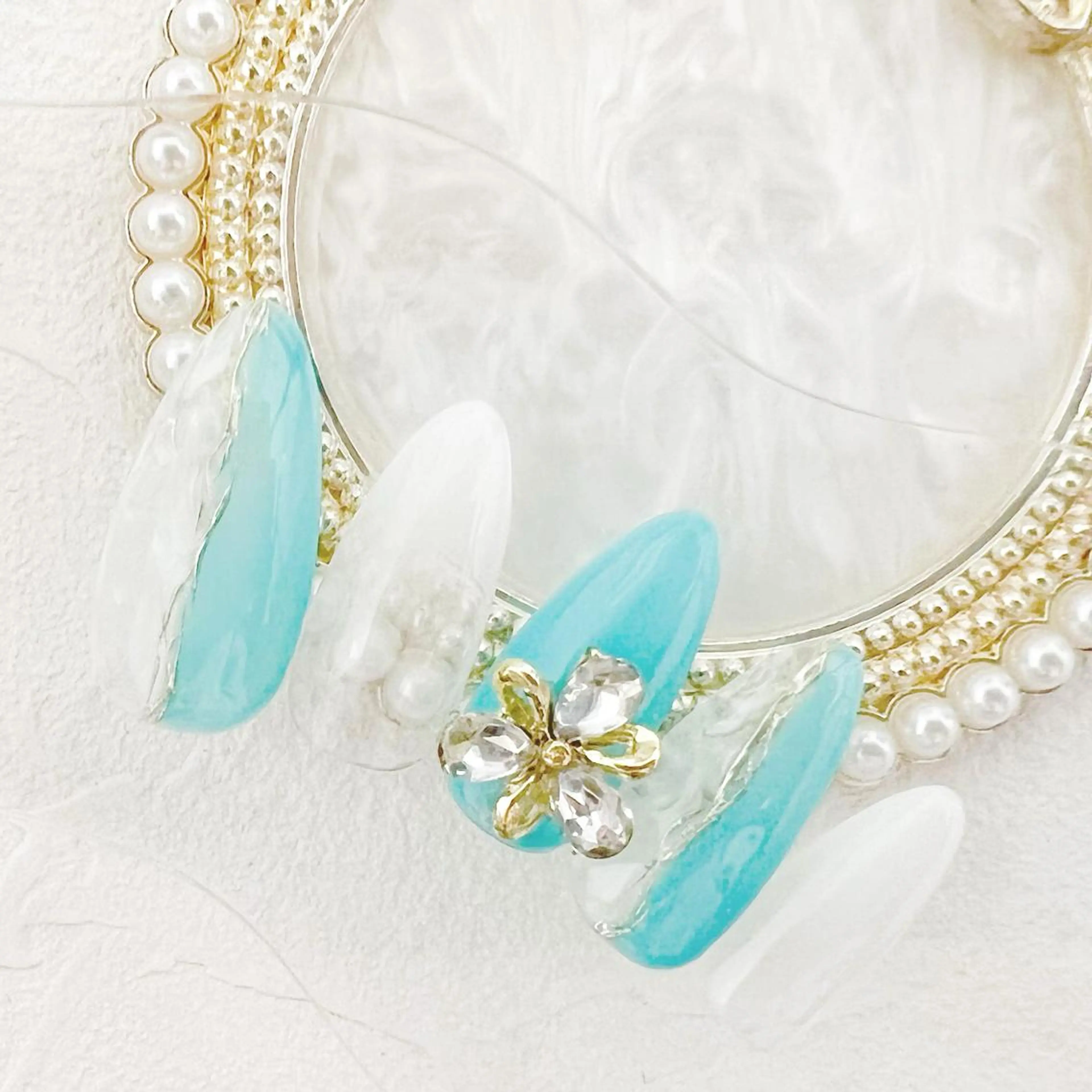 ネイル グラデーション 水色 ニュアンスネイル rouse nail RISATOのネイルデザイン