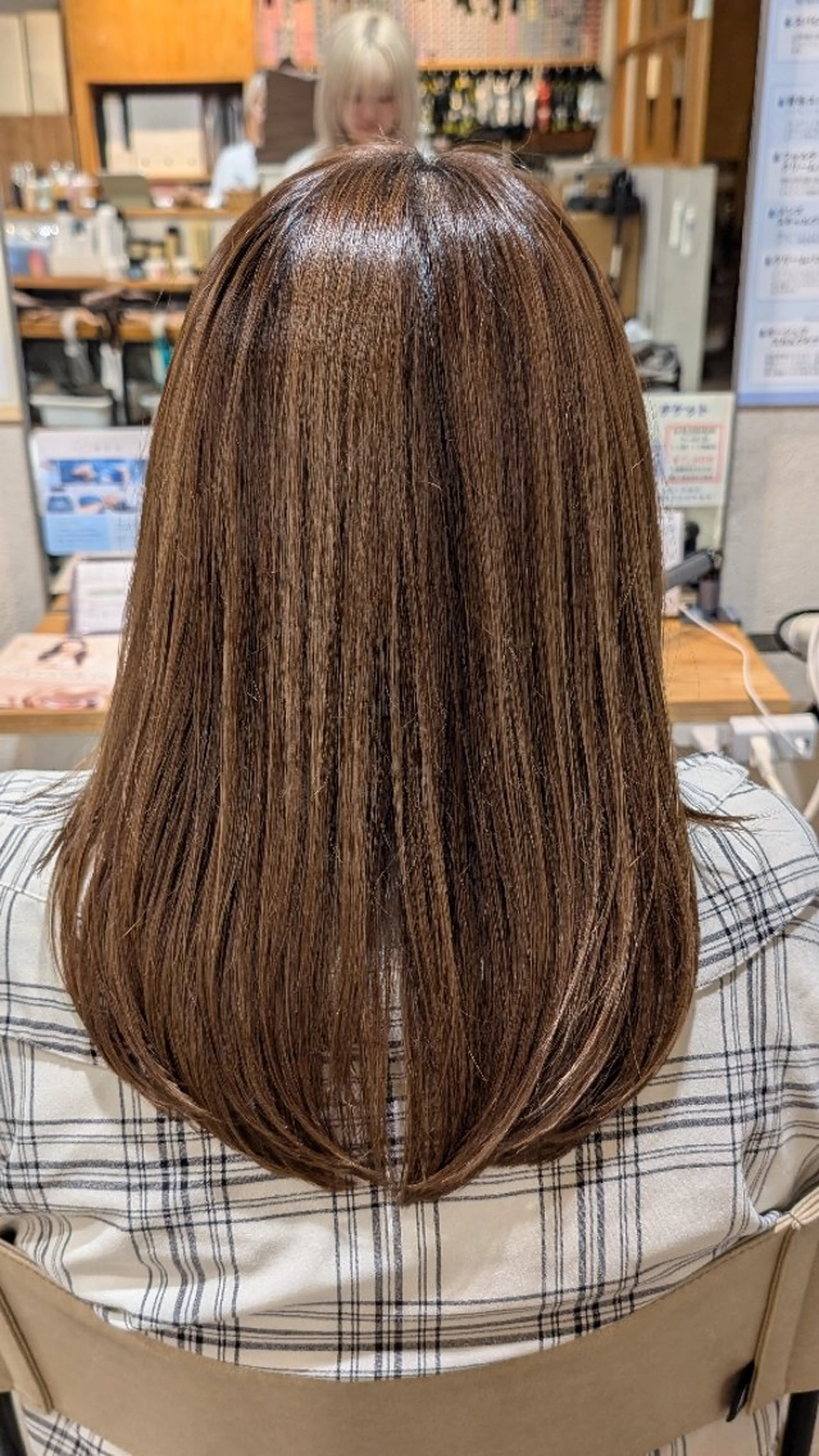 ロング 顔まわりレイヤー 顔周りカット レイヤーカット 【女性限定】 しおりのヘアスタイル