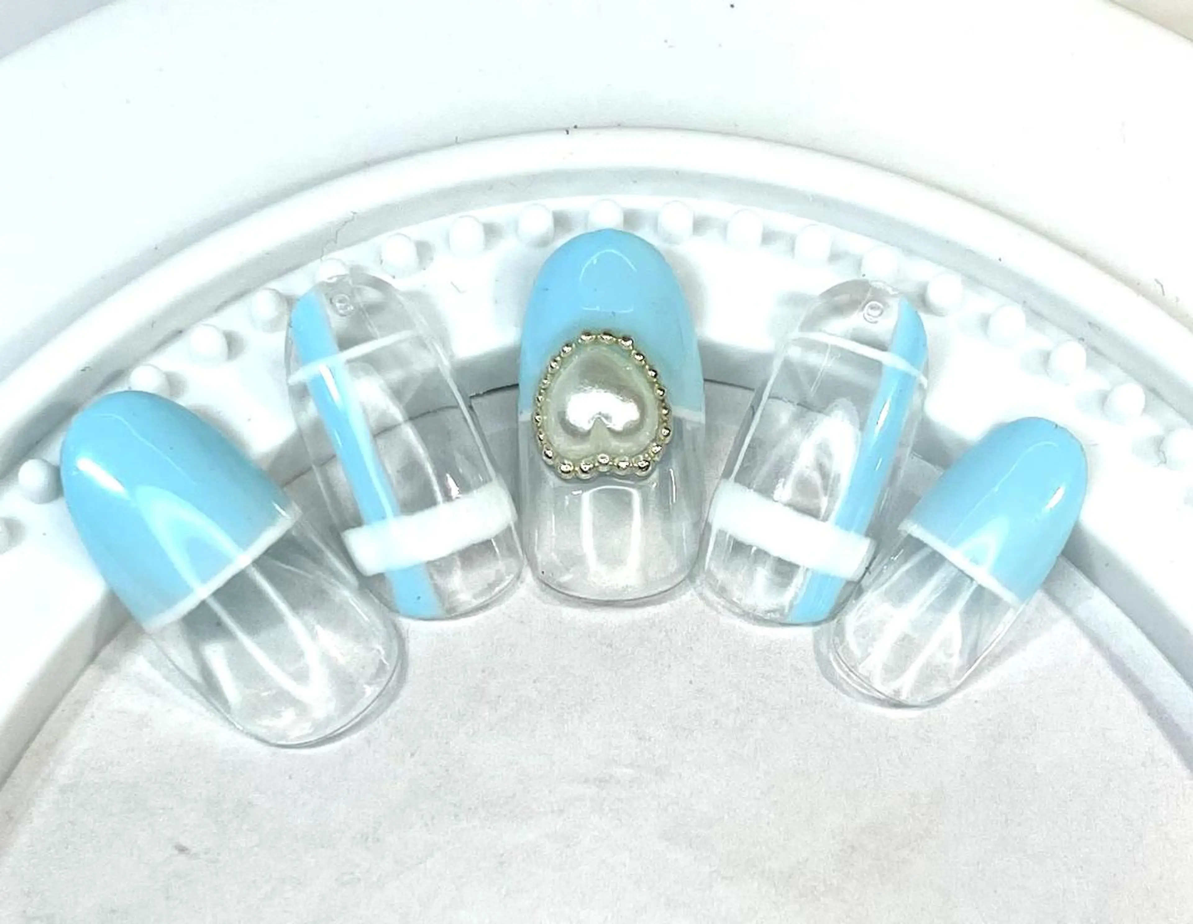 ネイル クリアネイル フレンチネイル イワサキ のネイルデザイン