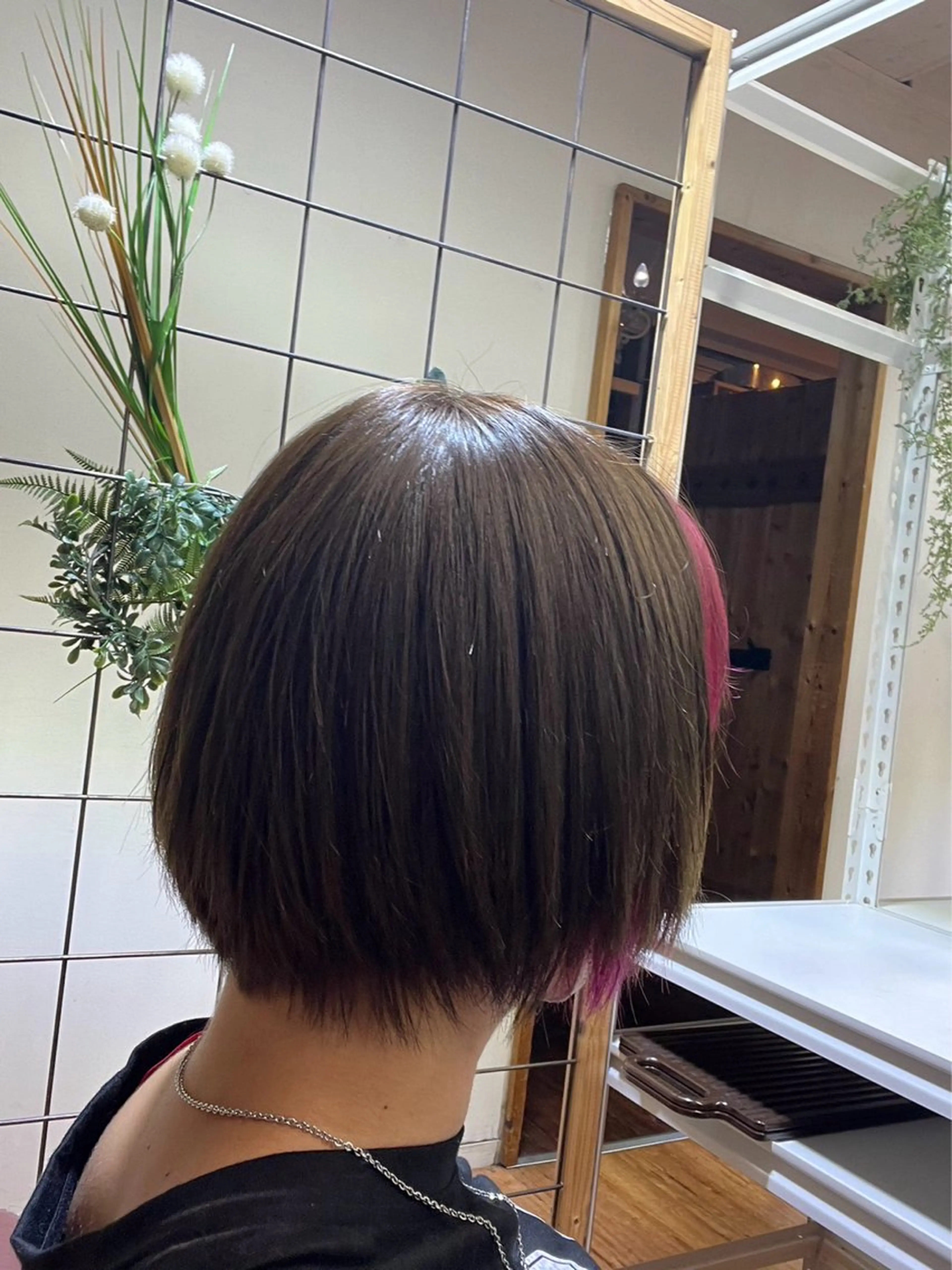 ショート カラー 腰越 麻奈のヘアスタイル