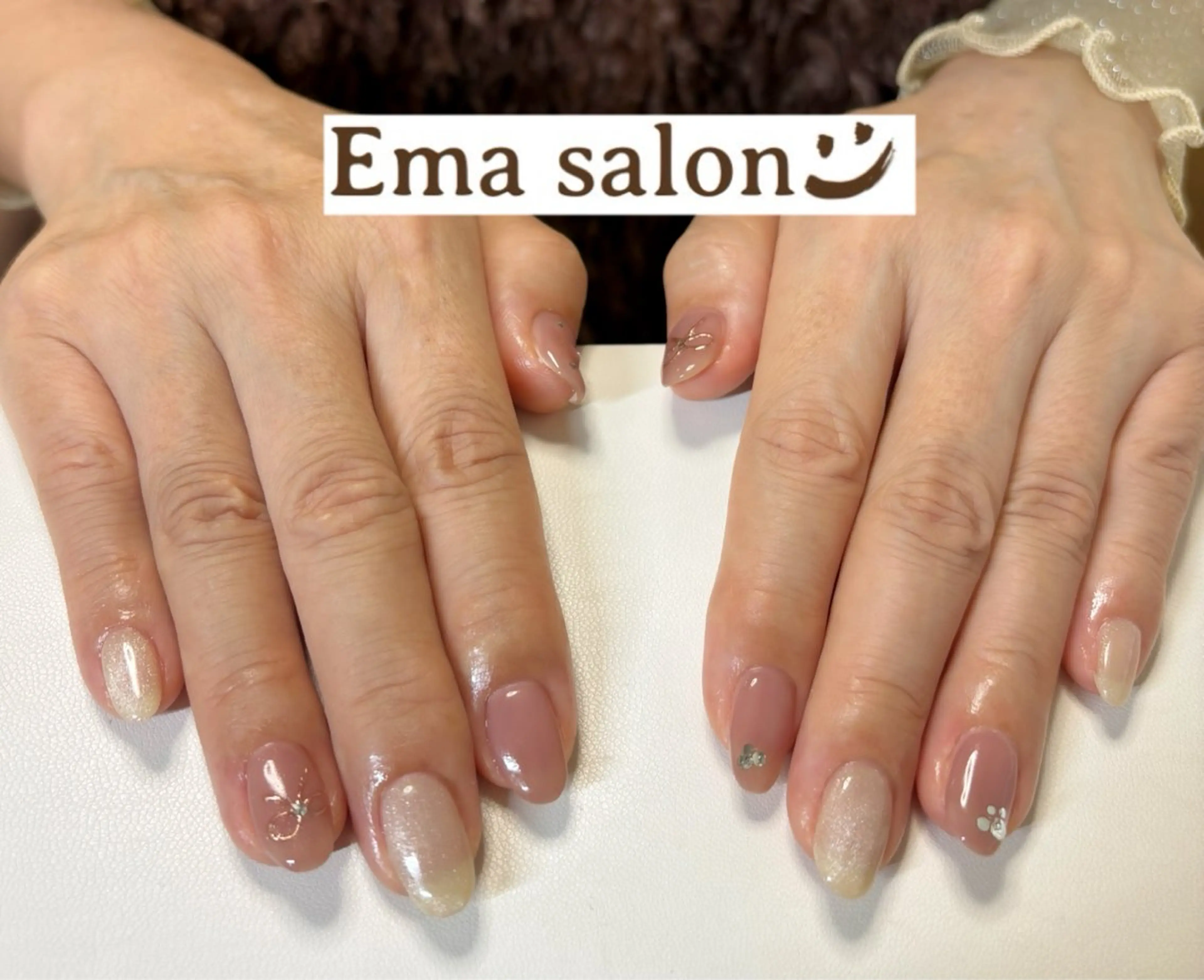 ネイル キラキラネイル マグネットネイル リボン ハンドネイル Ema salon hiromiのネイルデザイン