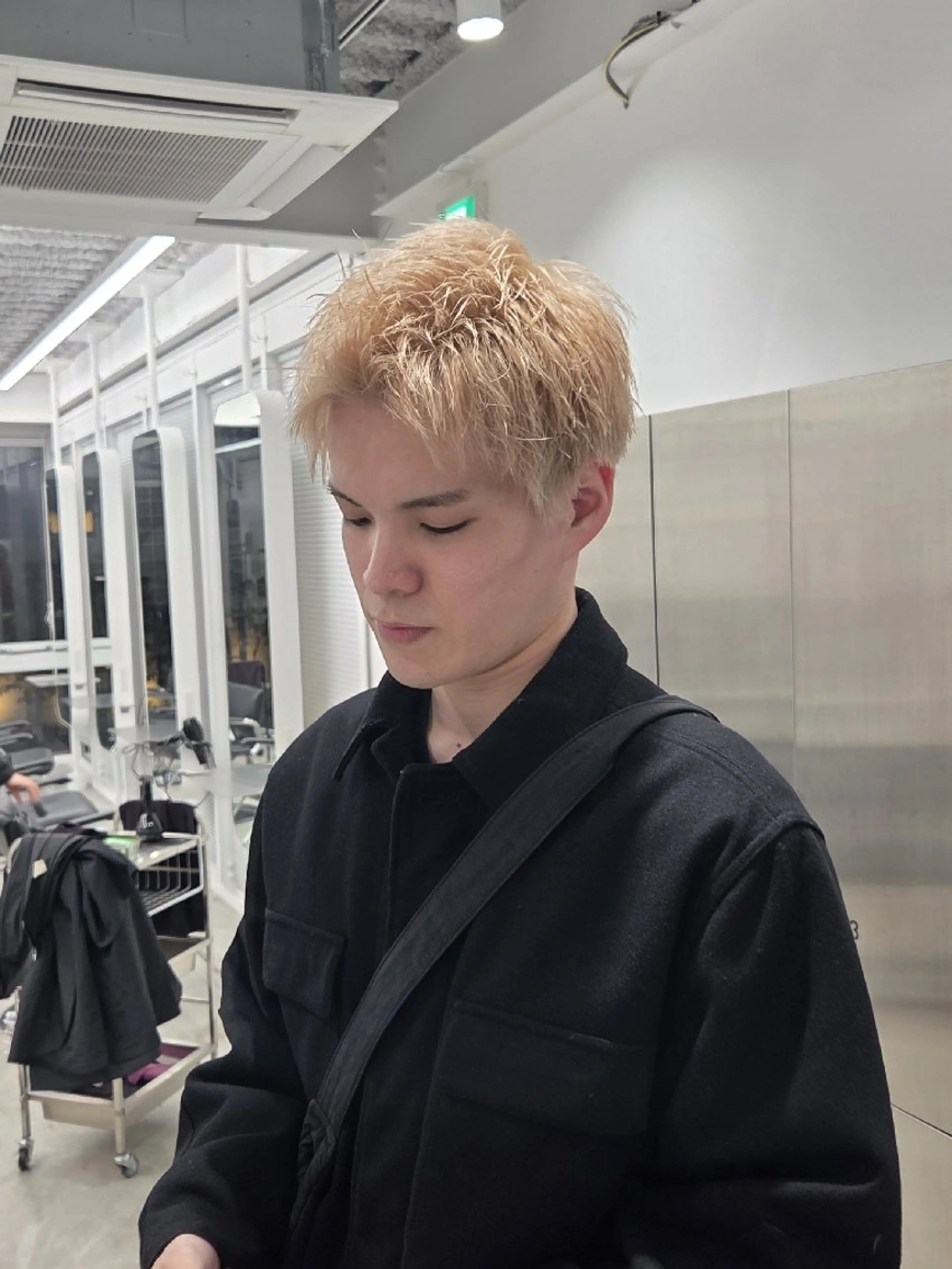 ショート カラー パーマ ブリーチ ハイトーンカラー YOKUTO/今日 ⭕️ブリーチパーマのヘアスタイル