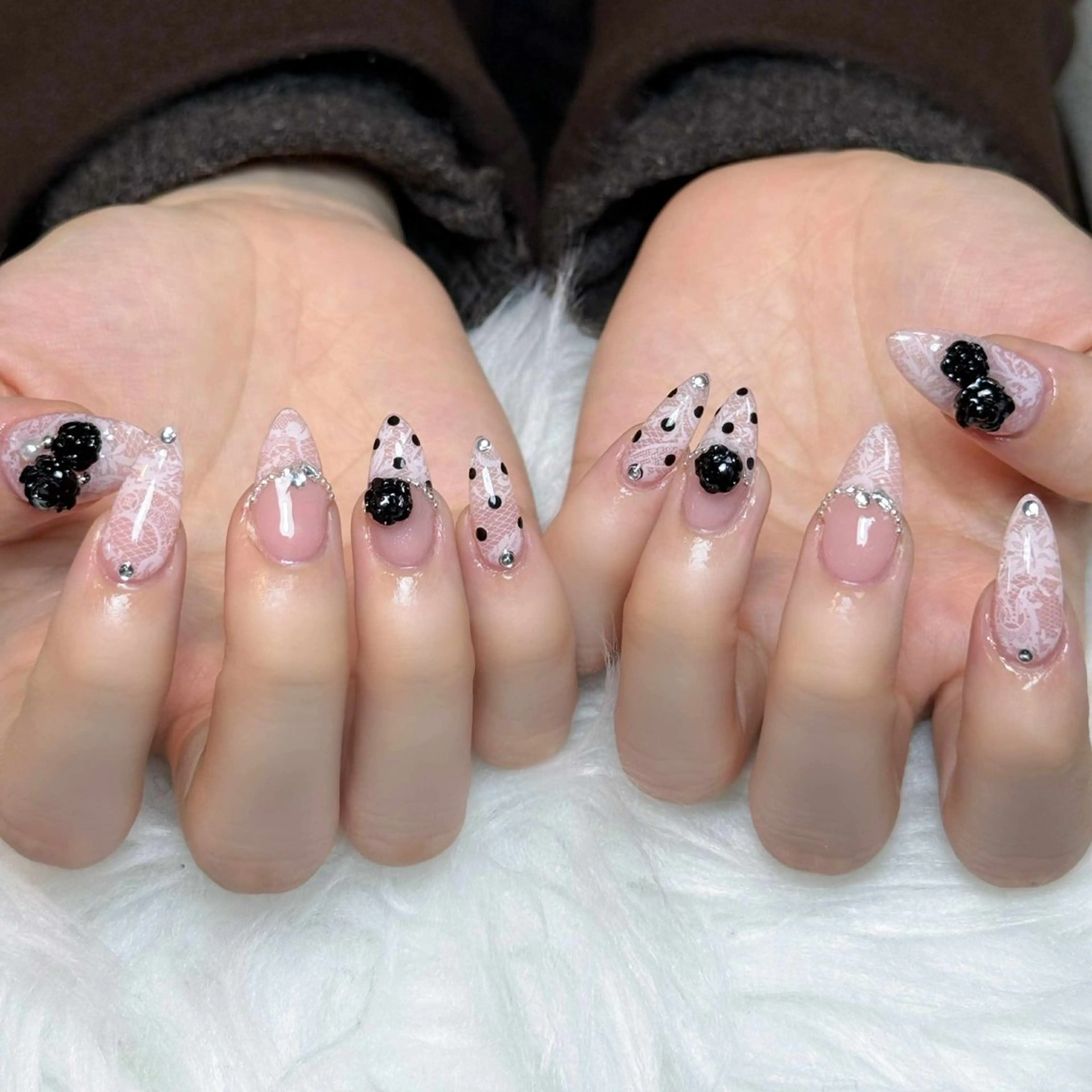 ネイル オーロラネイル ボルドー ブラウン 氷ネイル・うるうるネイル キラキラネイル ハンドネイル Julli NailStudioのネイルデザイン