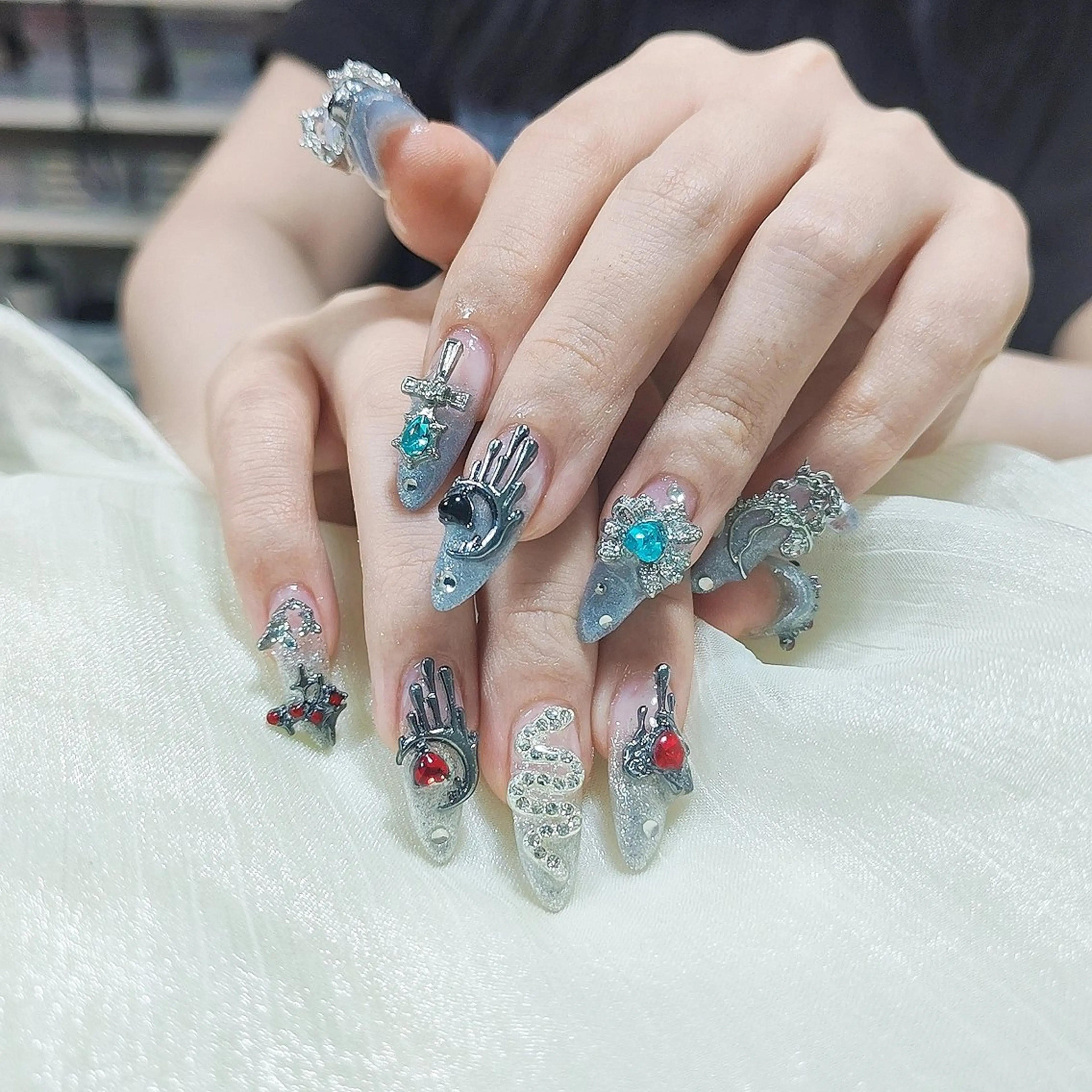 ネイル ハンドネイル ハンドケア BuBu Nail渋谷道玄坂のネイルデザイン