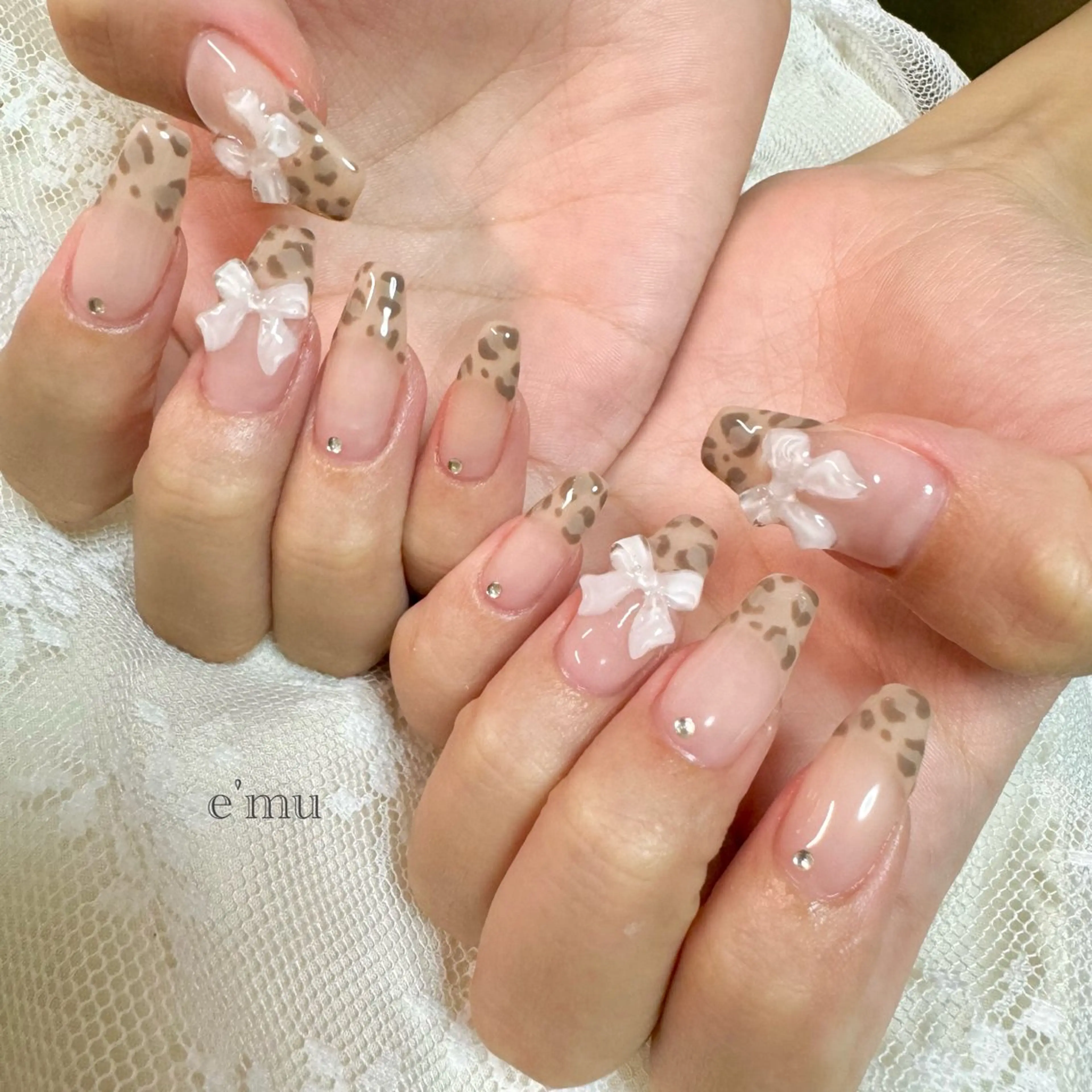 ネイル ガーリー ハンドネイル nail salon e'mu💐のネイルデザイン