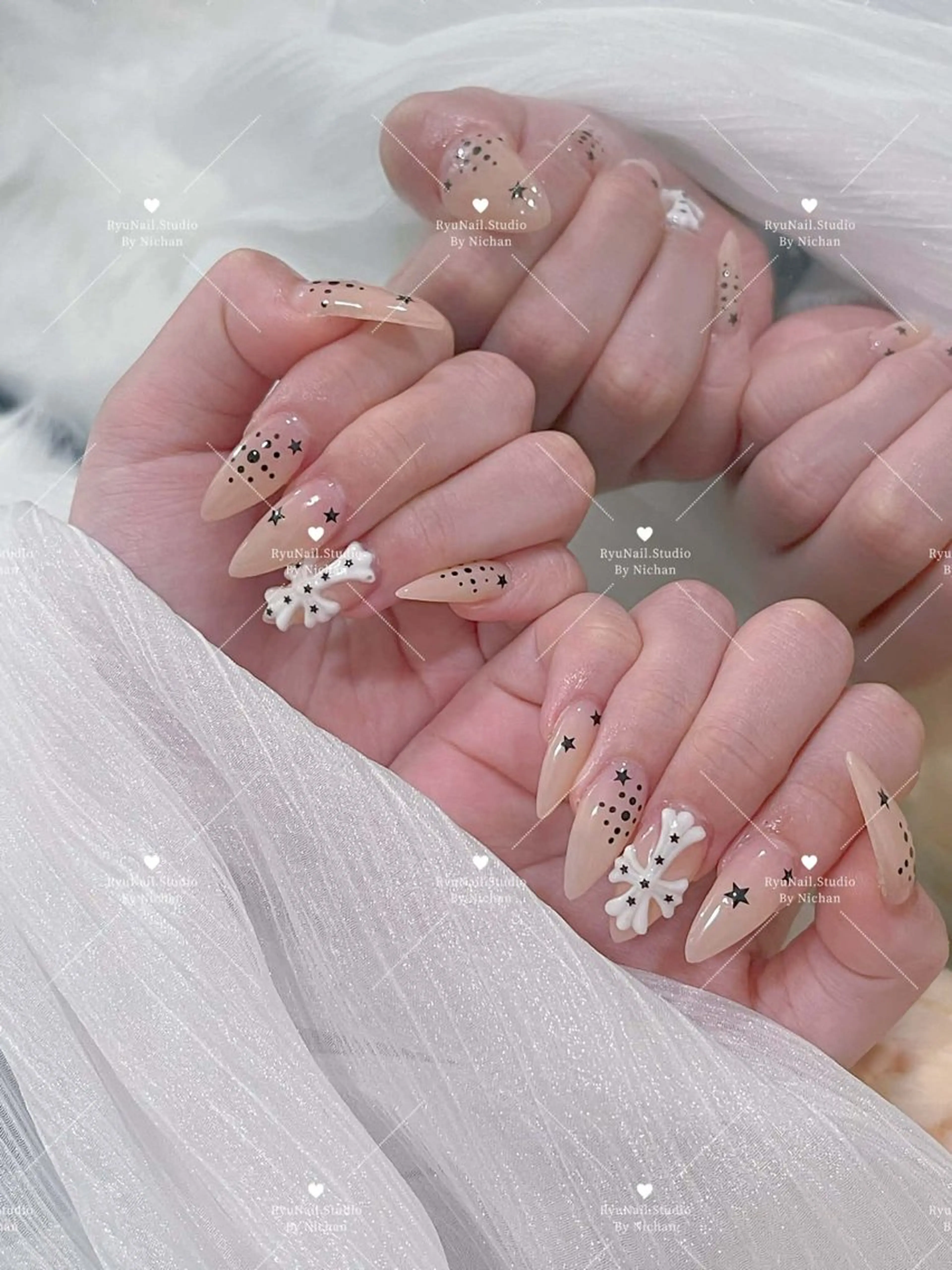 ネイル アートネイル ジェルネイル マグネットネイル ニュアンスネイル シンプルネイル ハンドネイル Ryu Nail NekoChanのネイルデザイン