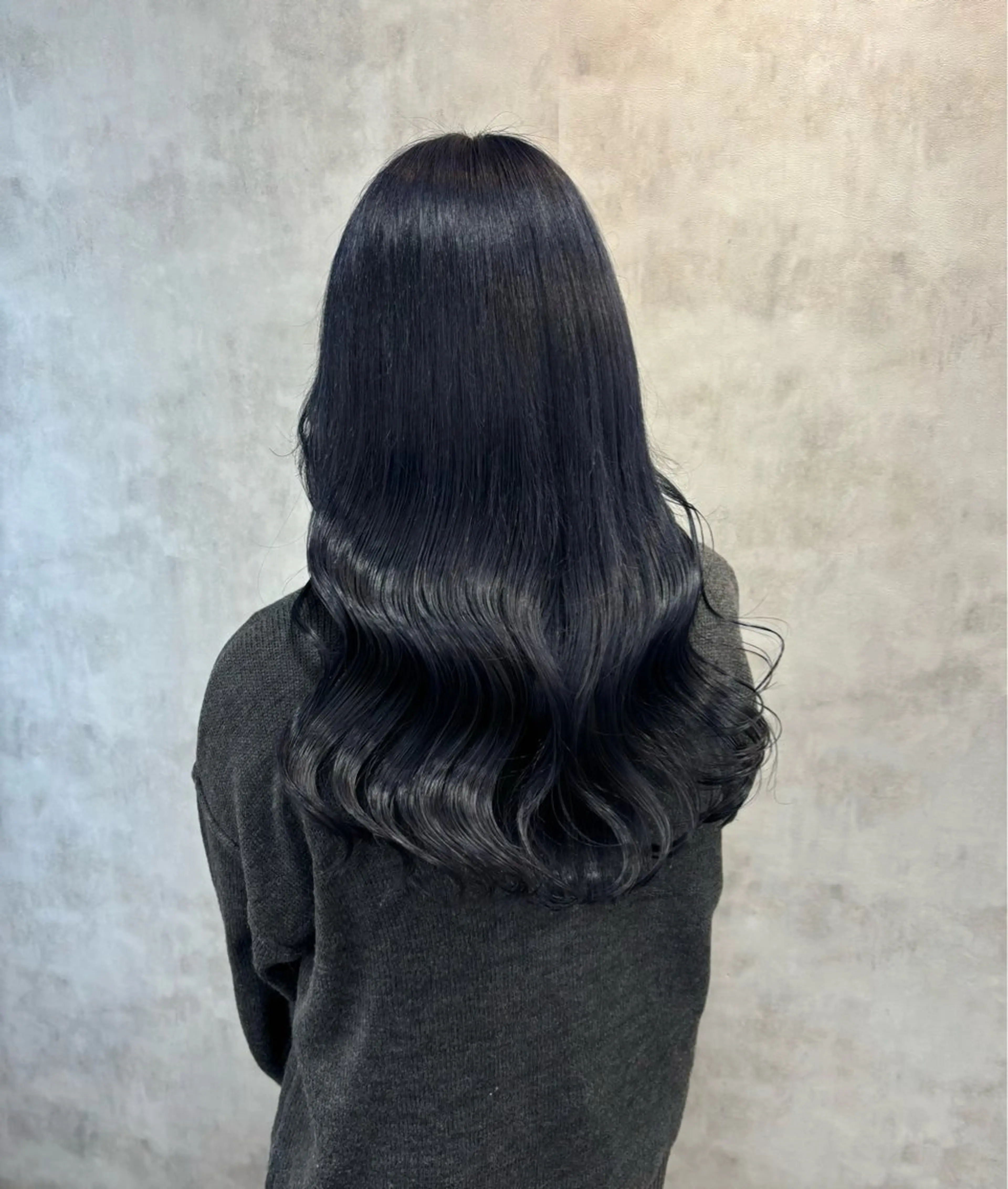 ロング カラー パーマ ヘアアレンジ 透明感ブリーチカラー 🌈TOMOHIROのヘアスタイル