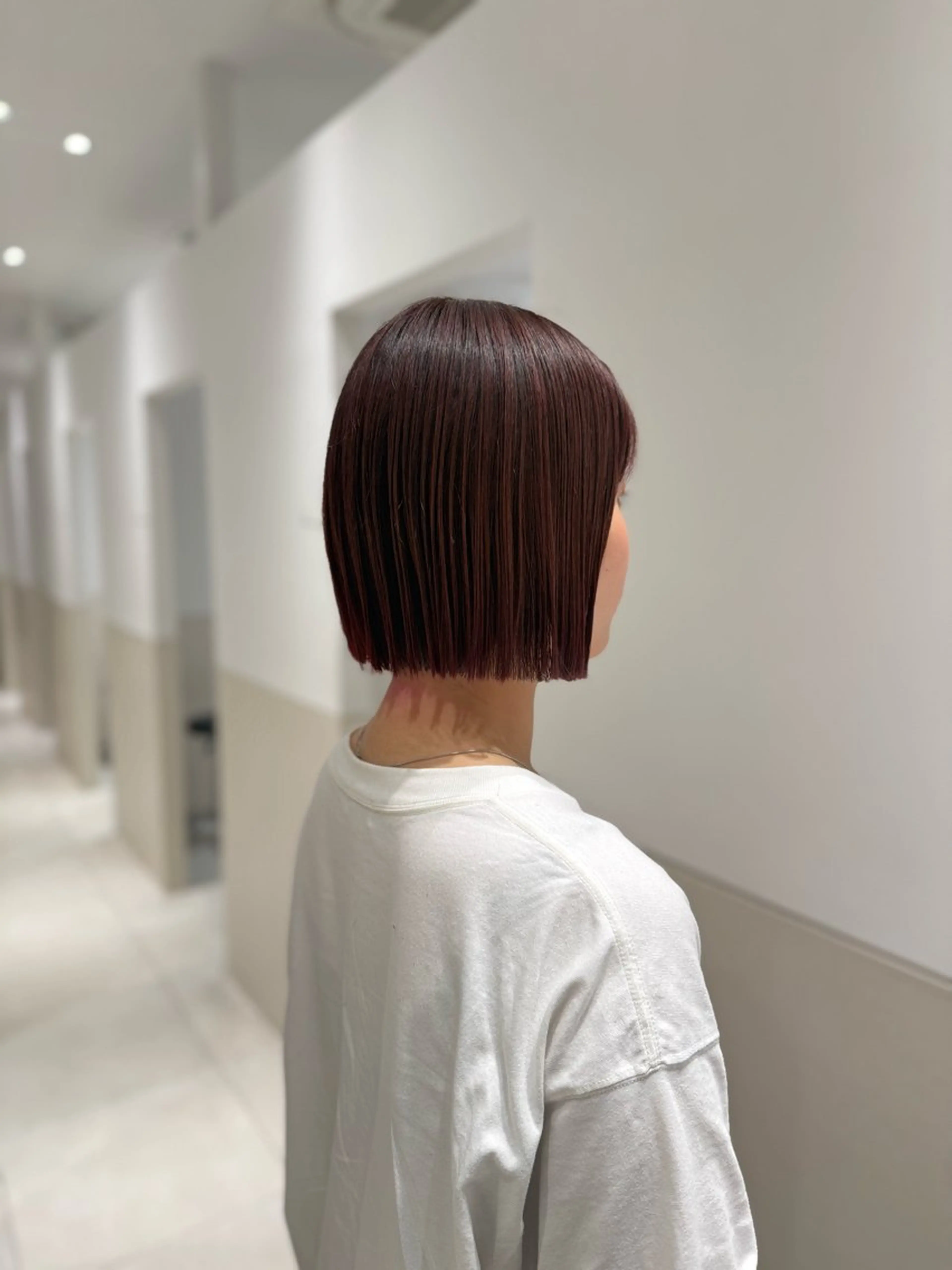 ショート ボブ 岡田 美咲のヘアスタイル