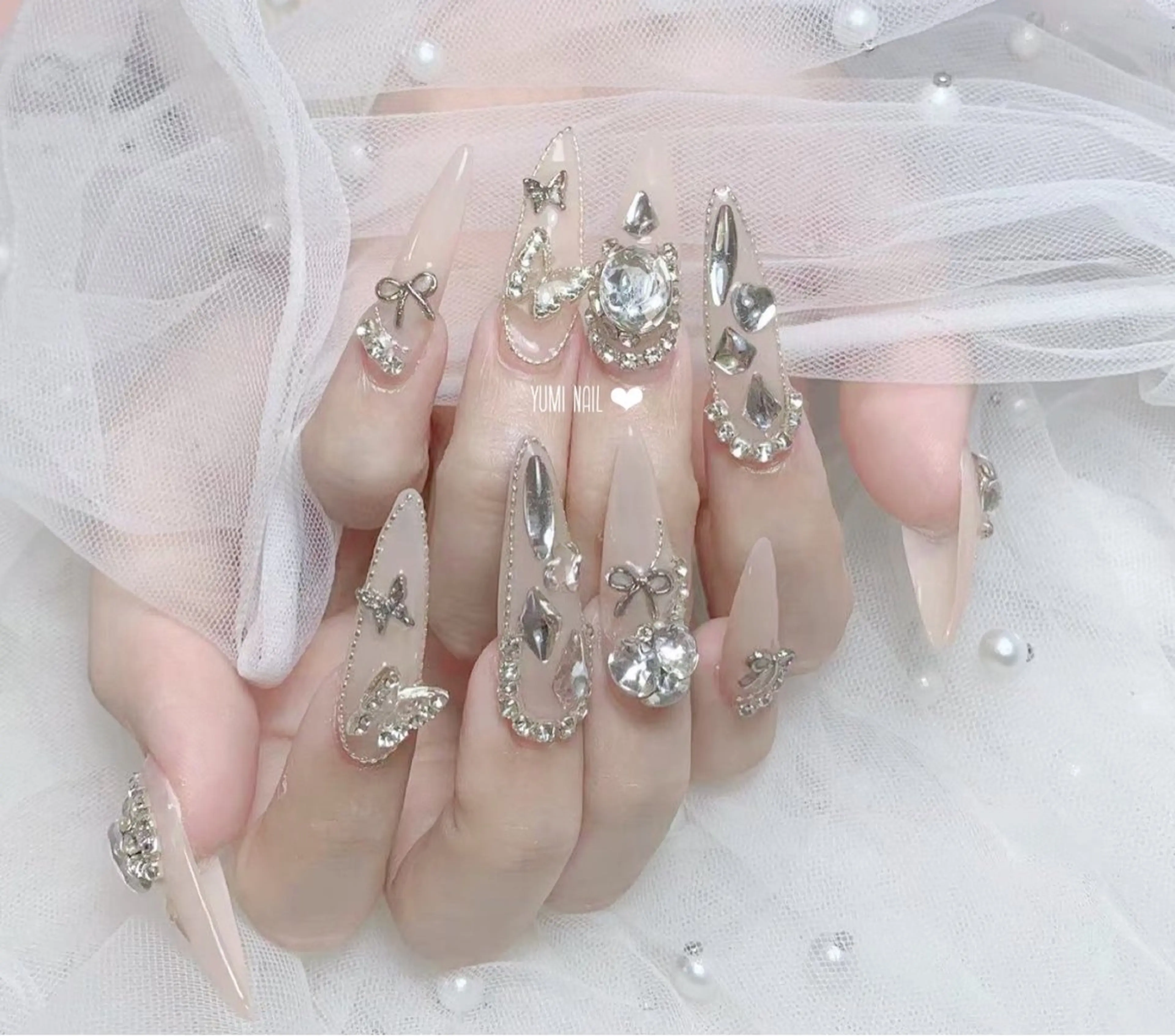 ネイル 𝐲𝐮𝐦𝐢🎀 長さ出しデザイン専門のネイルデザイン