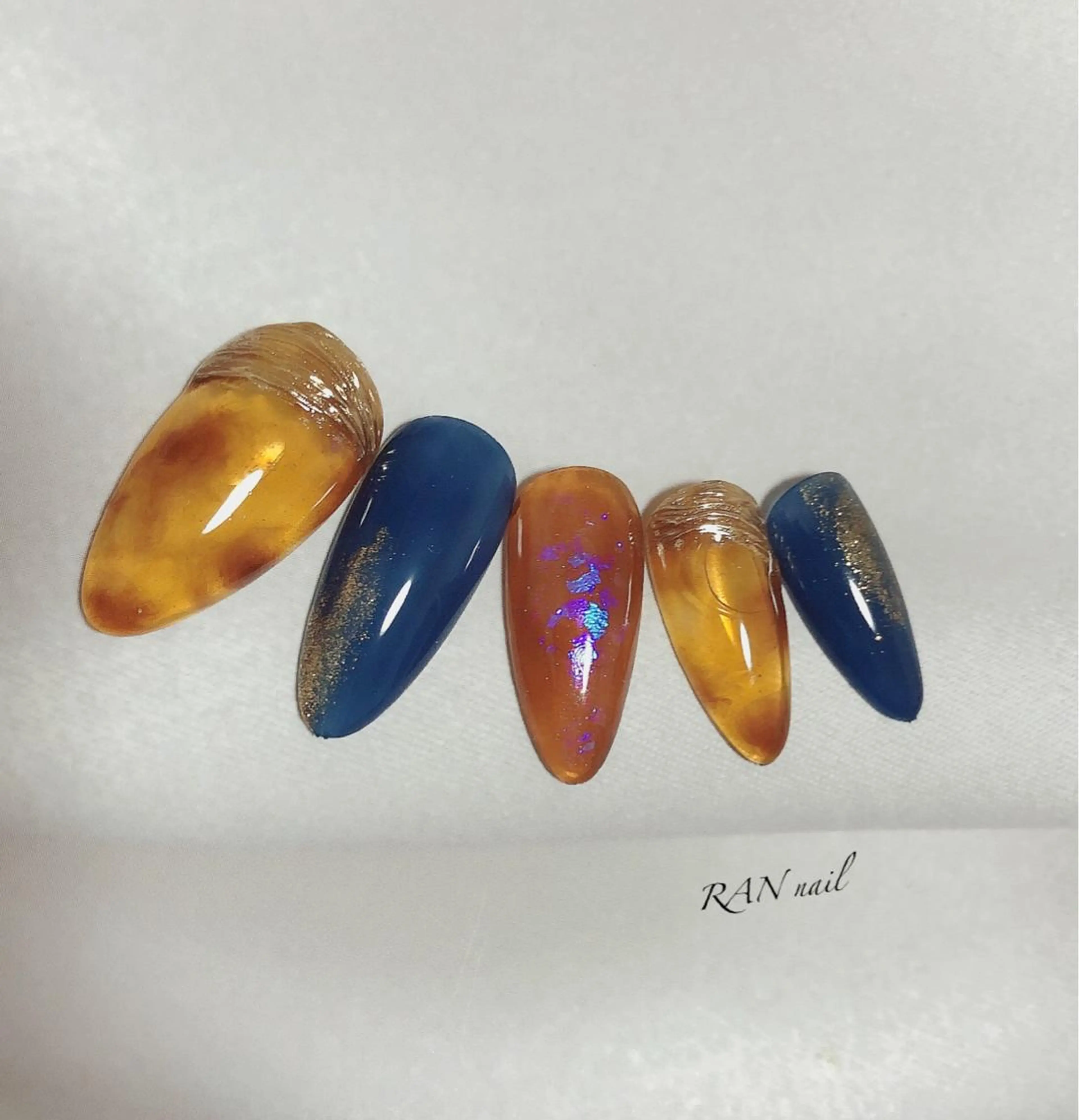 ネイル べっ甲ネイル ブルー フットネイル ニュアンスネイル オフィスネイル ハンドネイル フットネイル RAN nailのネイルデザイン