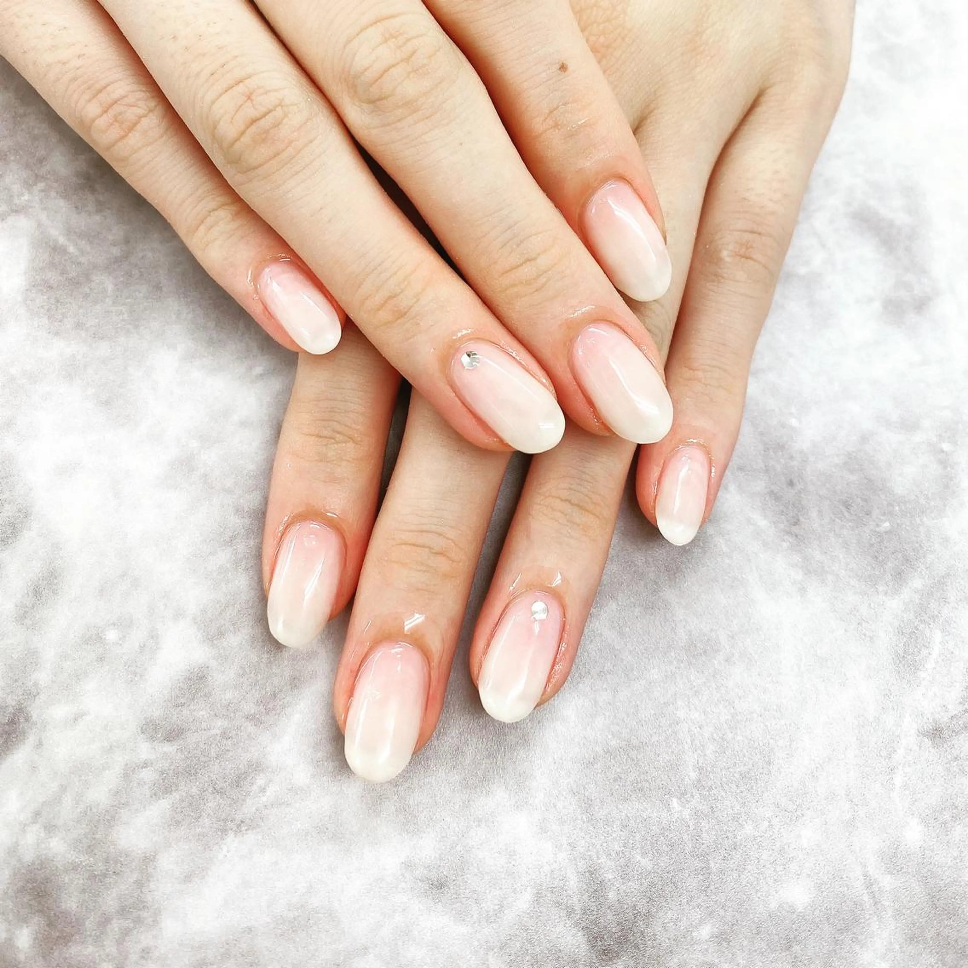 ネイル ホワイト ハンドネイル N._._.claw[エヌクロー]所属・N._._. clawのネイルデザイン