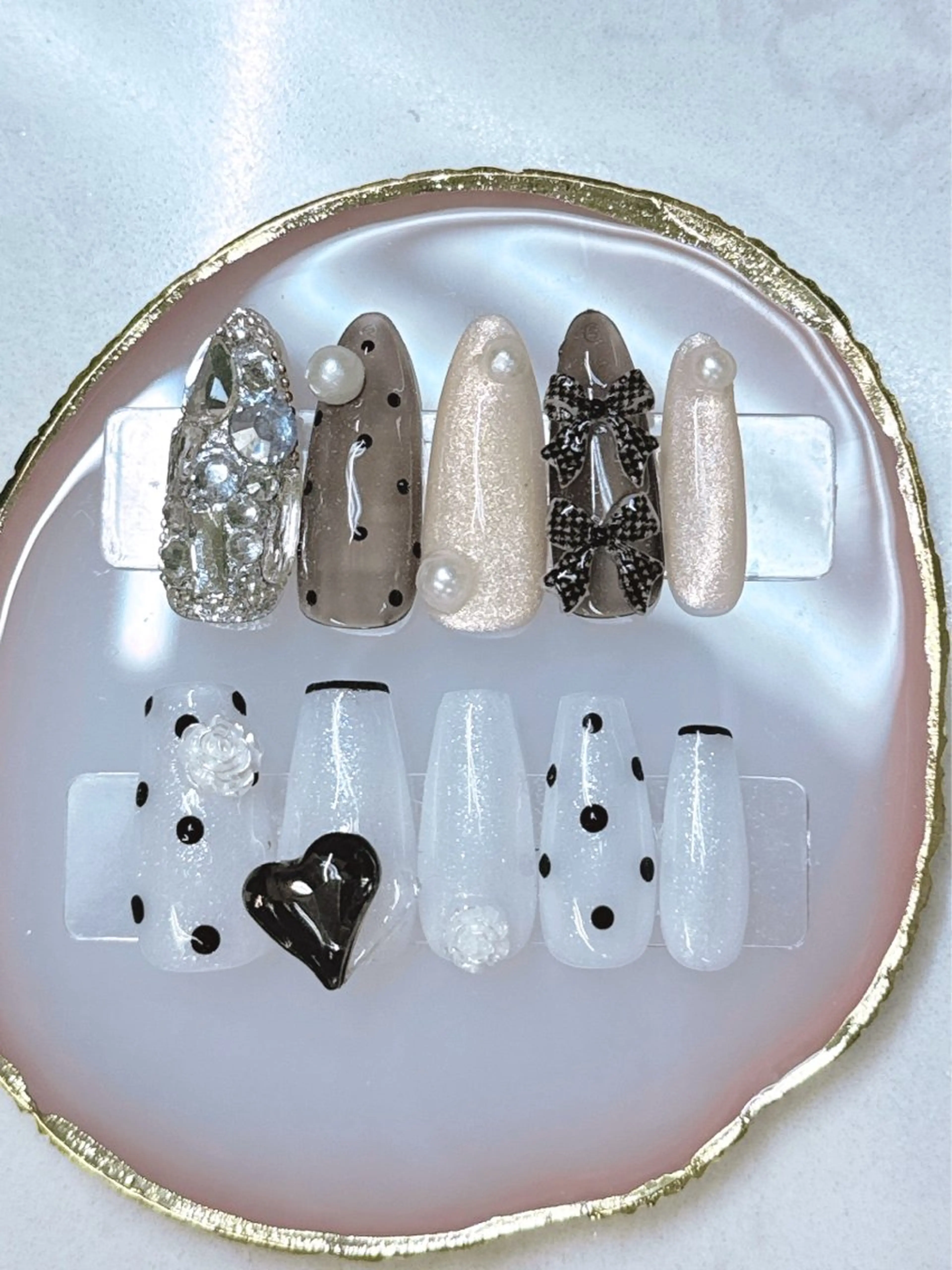 ネイル アートネイル フレンチネイル ガラスフレンチ マグネットネイル 夏ネイル Queeens nailのネイルデザイン