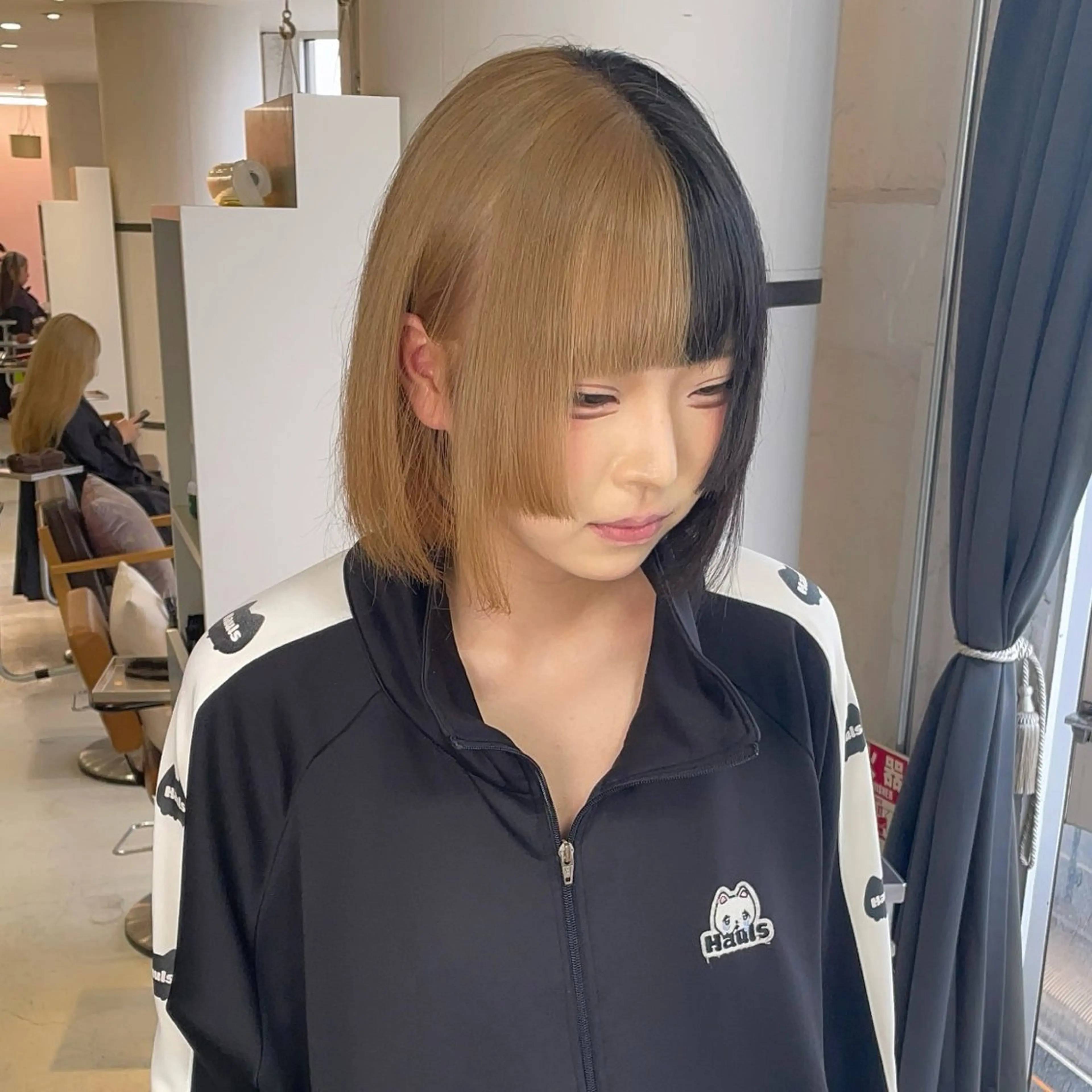 ショート 派手髪支持率No1 Eisukeのヘアスタイル