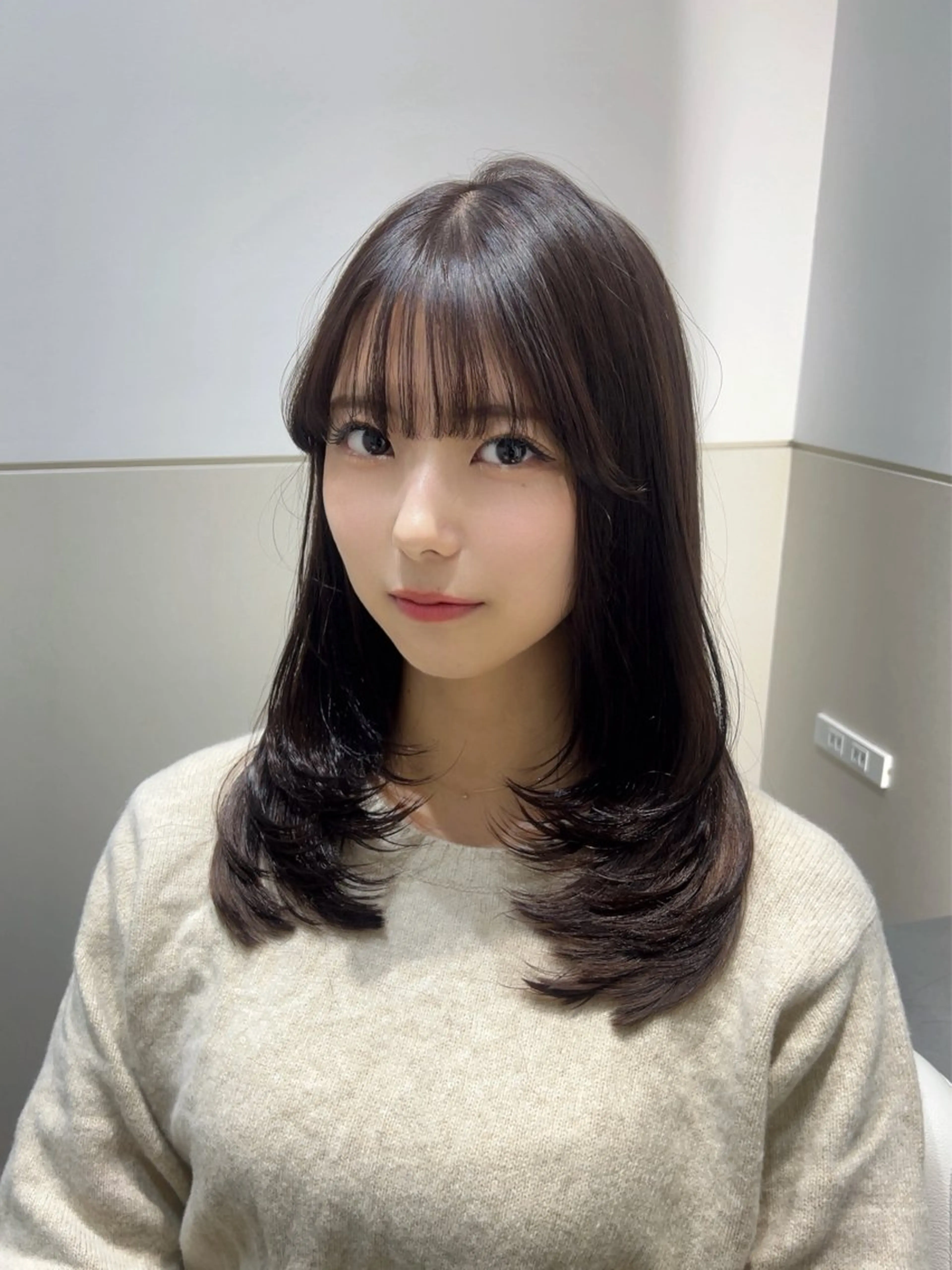 ミディアム カラー ミディアムレイヤー ブラウンカラー ダークブラウン レイヤーカット カット ヘアカラー トリートメント 🩷韓国ヘア/ヨシン モリ🩷Maikaのヘアスタイル