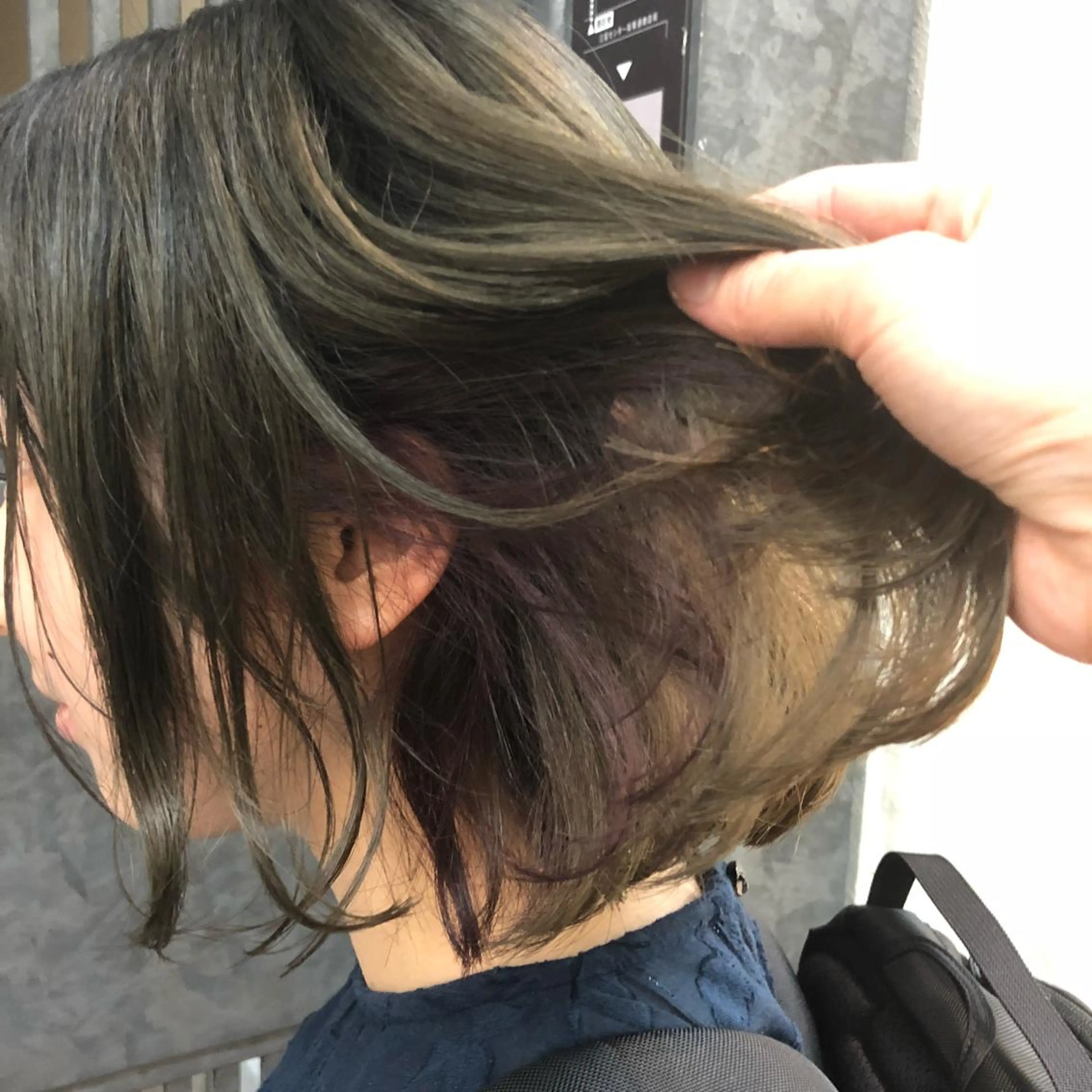 ミディアム カラー ウルフカット/吉村 桃子のヘアスタイル