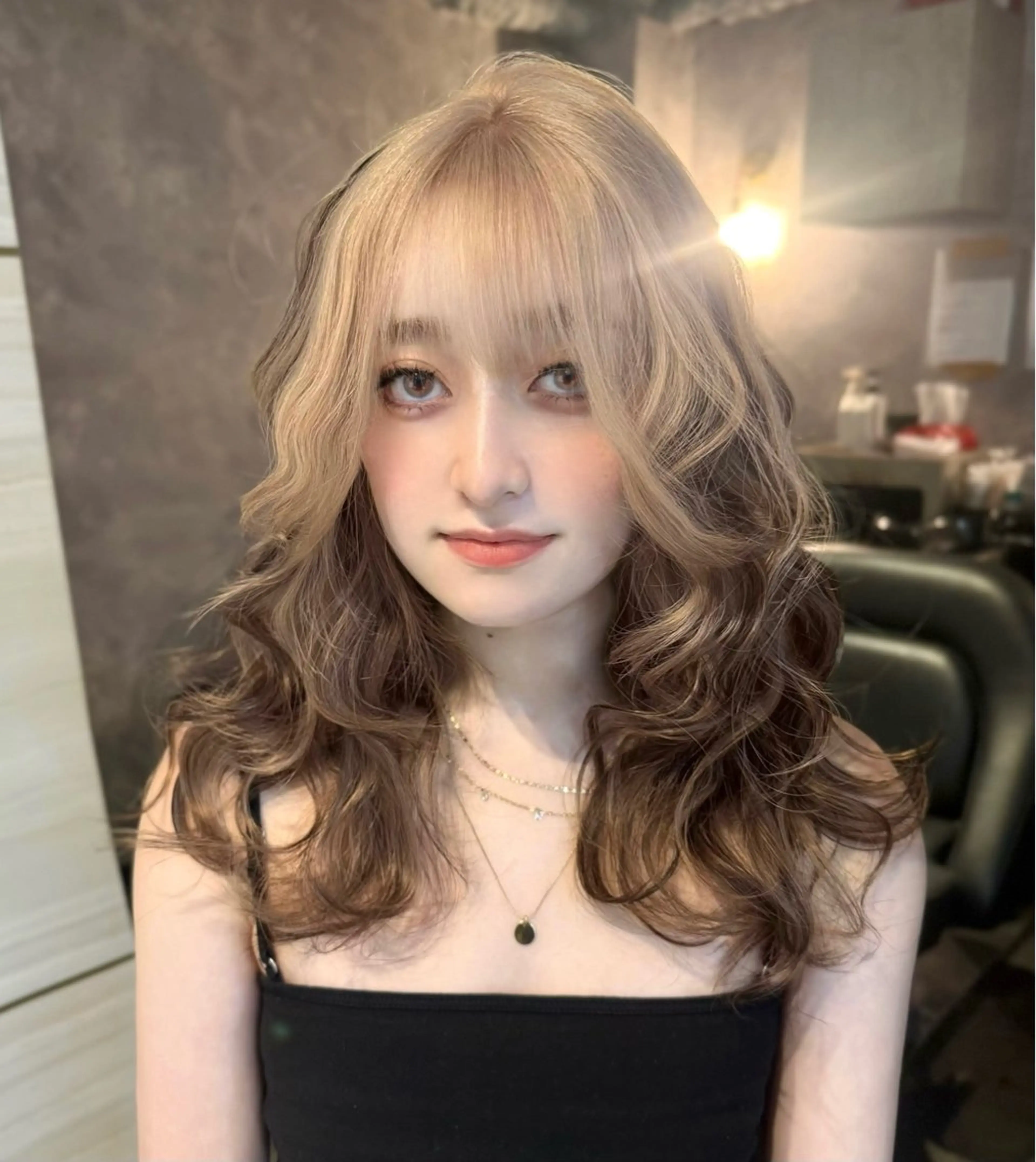 セミロング カラー ヘアアレンジ ベージュカラー ブリーチ 透明感カラー デザインカラー グレージュ ヘアカラー トリートメント 🌱巴結生🌿大宮 ☁️ミルクティーのヘアスタイル