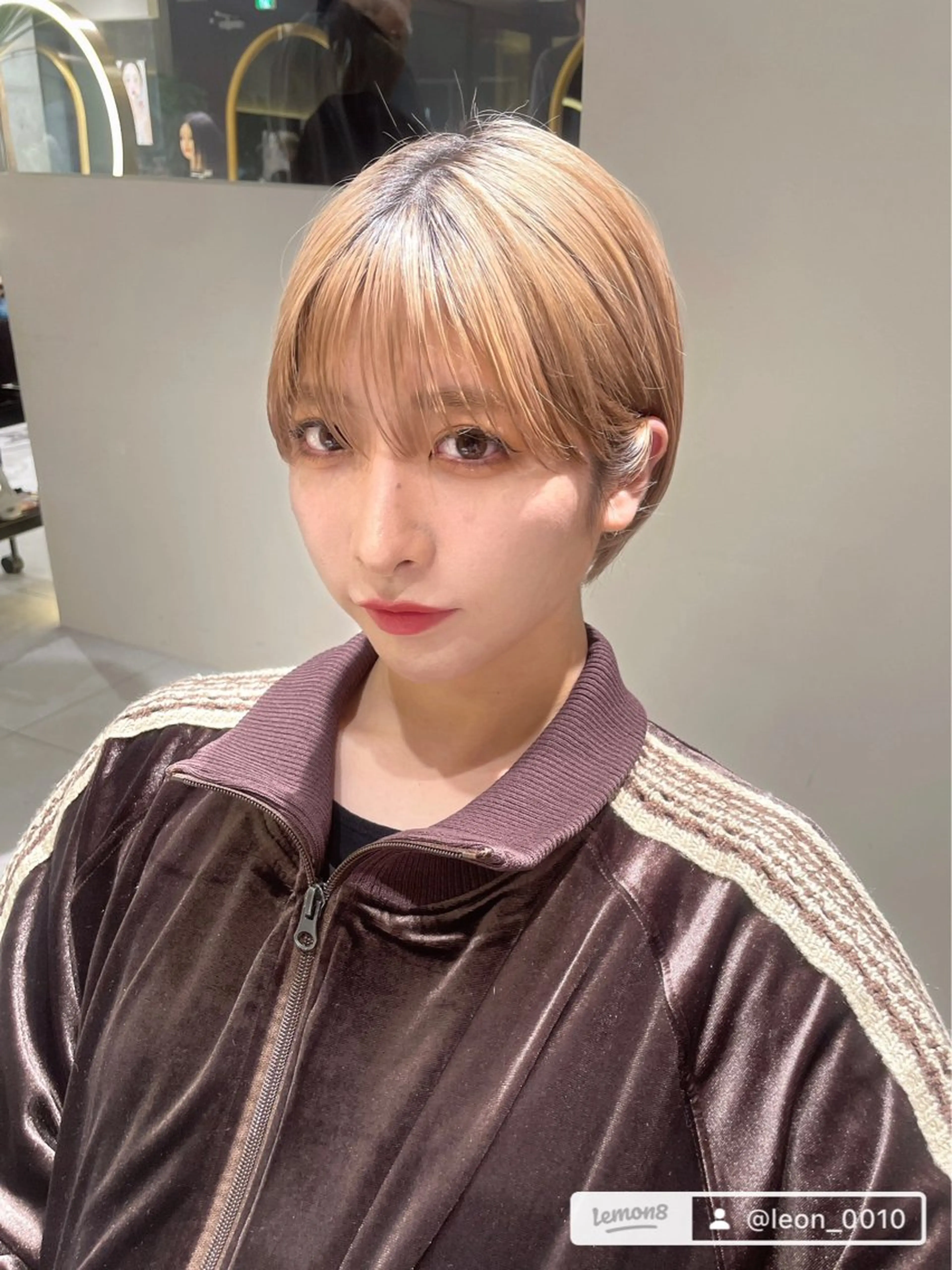 ショート カラー ハイトーンカラー ショートヘア ヘアカラー トリートメント Aster 店長 れおん✂️のヘアスタイル