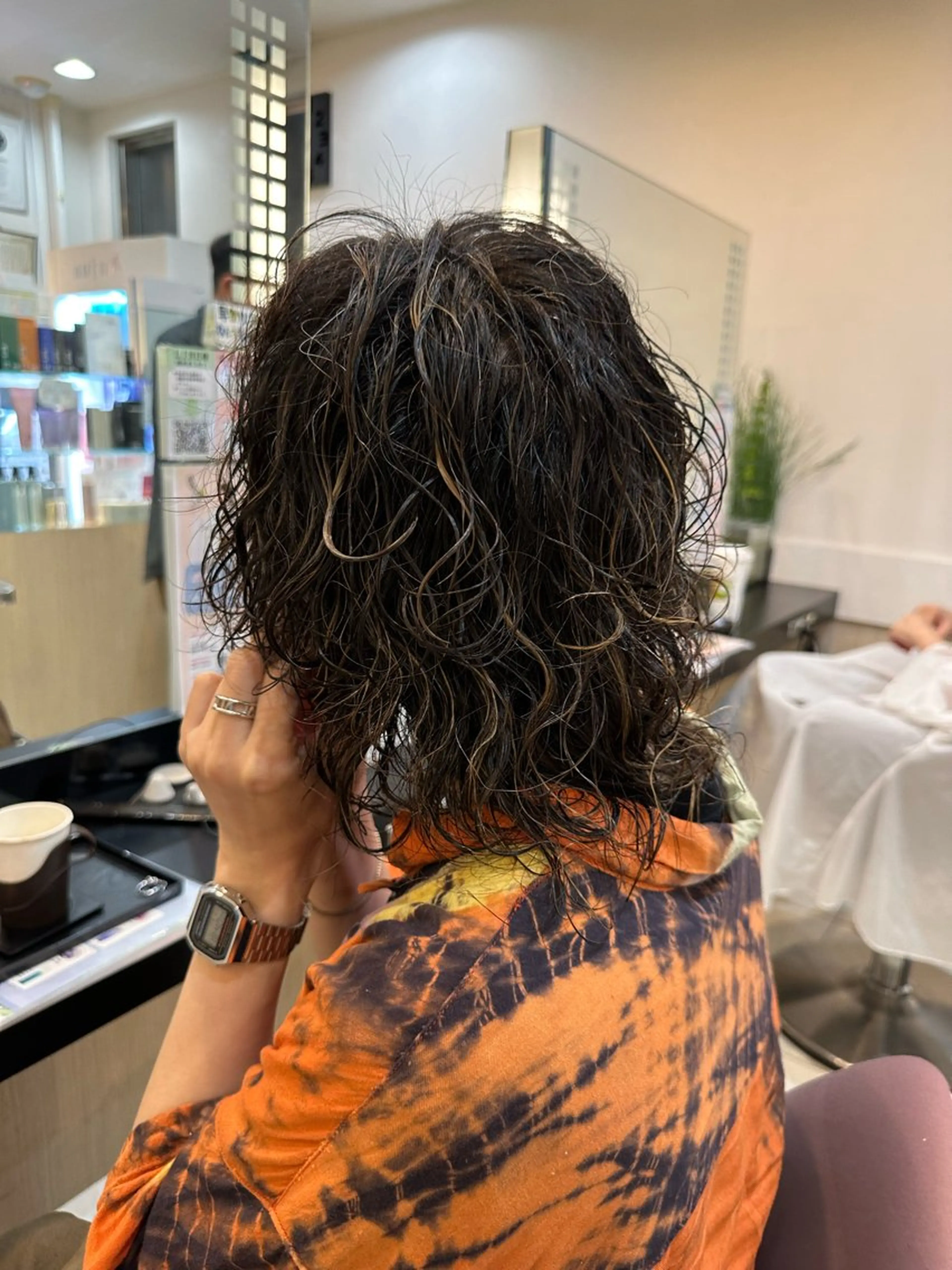 メンズ 内田温子大人女性 ハイライト、ボブのヘアスタイル