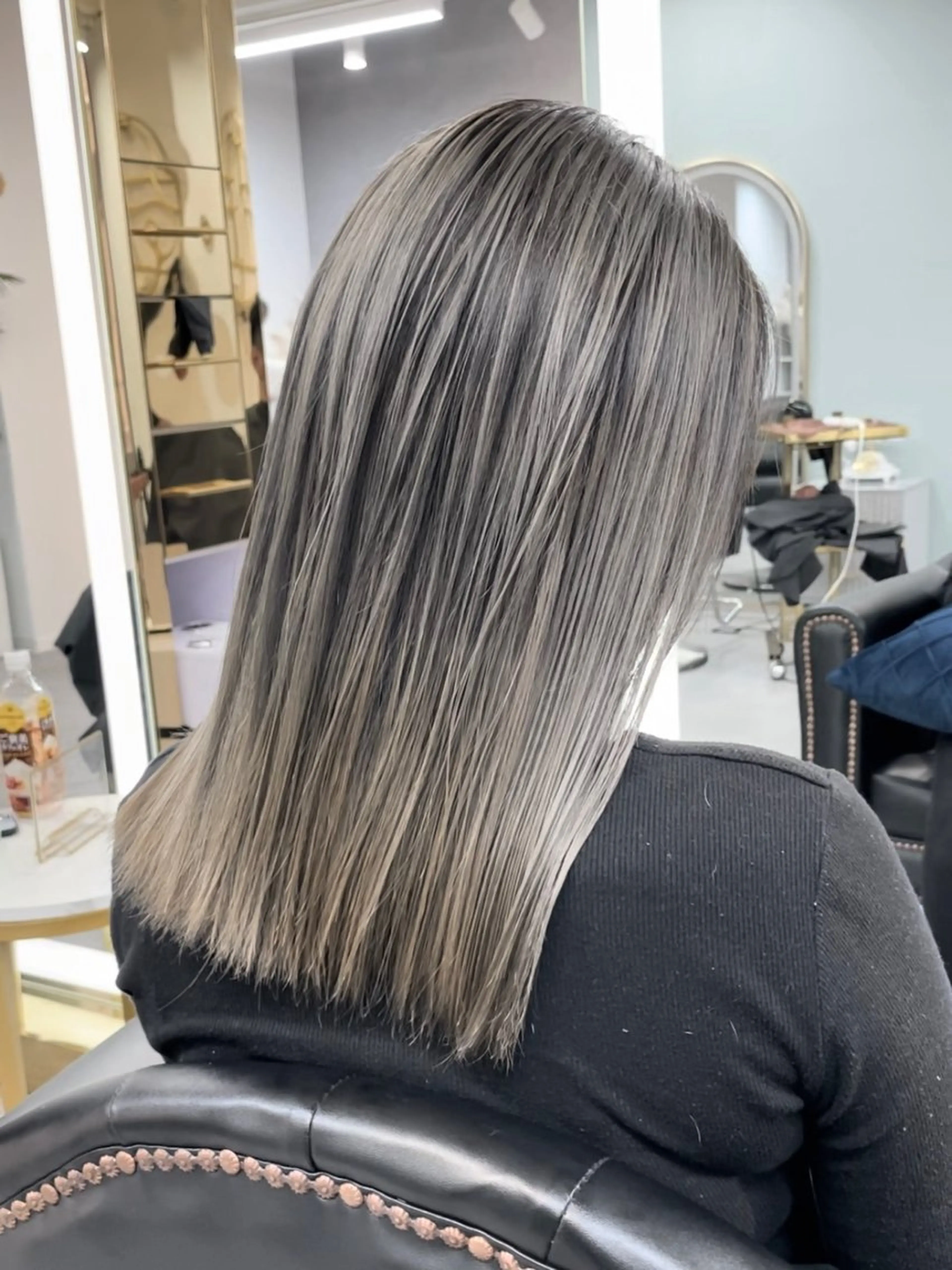 ミディアム レイヤーカット senjyu GINZA所属・バレイヤージュ/ハイ ライト/庄司鉄平のヘアスタイル